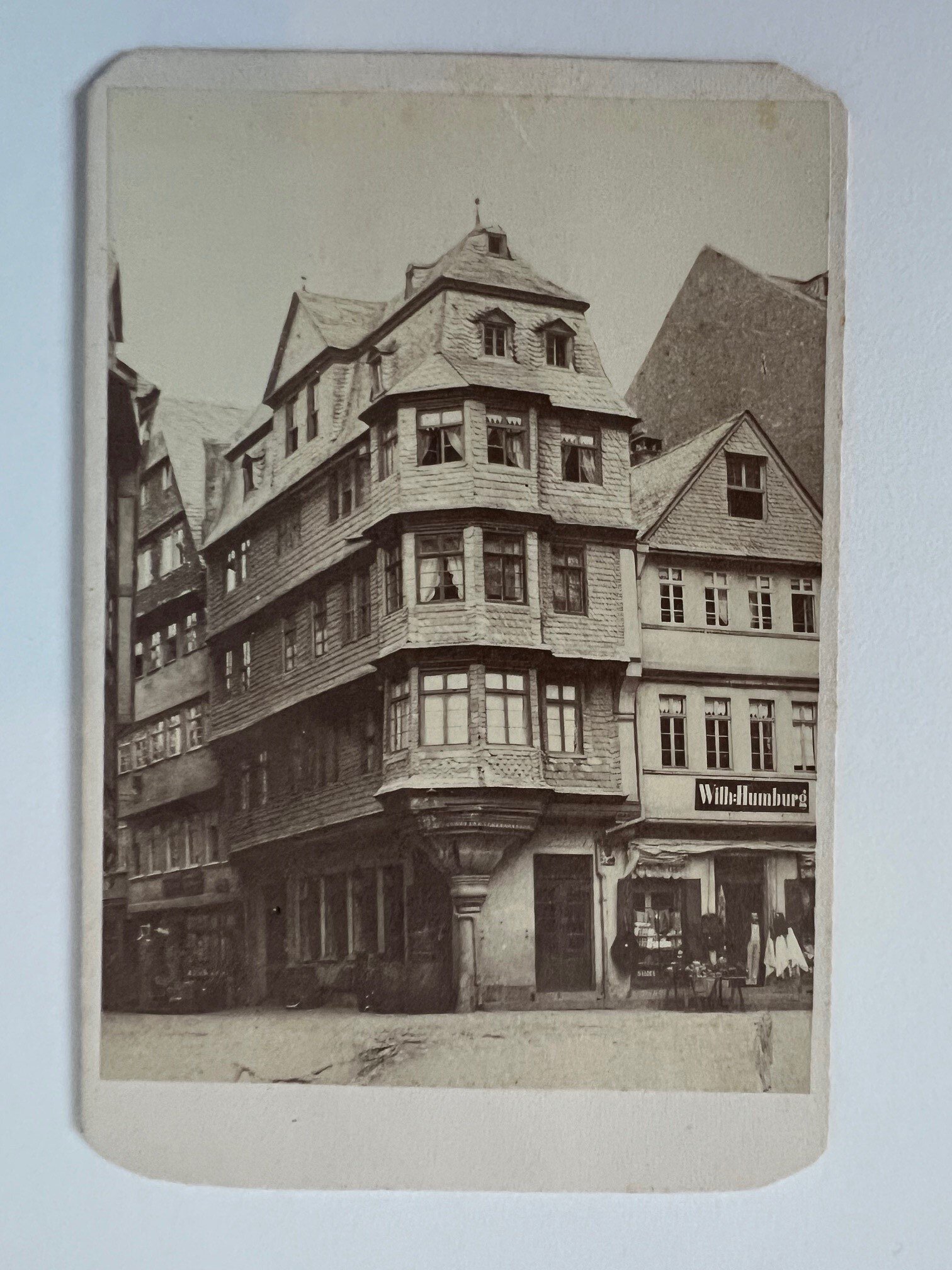 CdV, Hippolyte Jouvin, Francfort, La maison de Luther, ca. 1866 (Taunus-Rhein-Main - Regionalgeschichtliche Sammlung Dr. Stefan Naas CC BY-NC-SA)