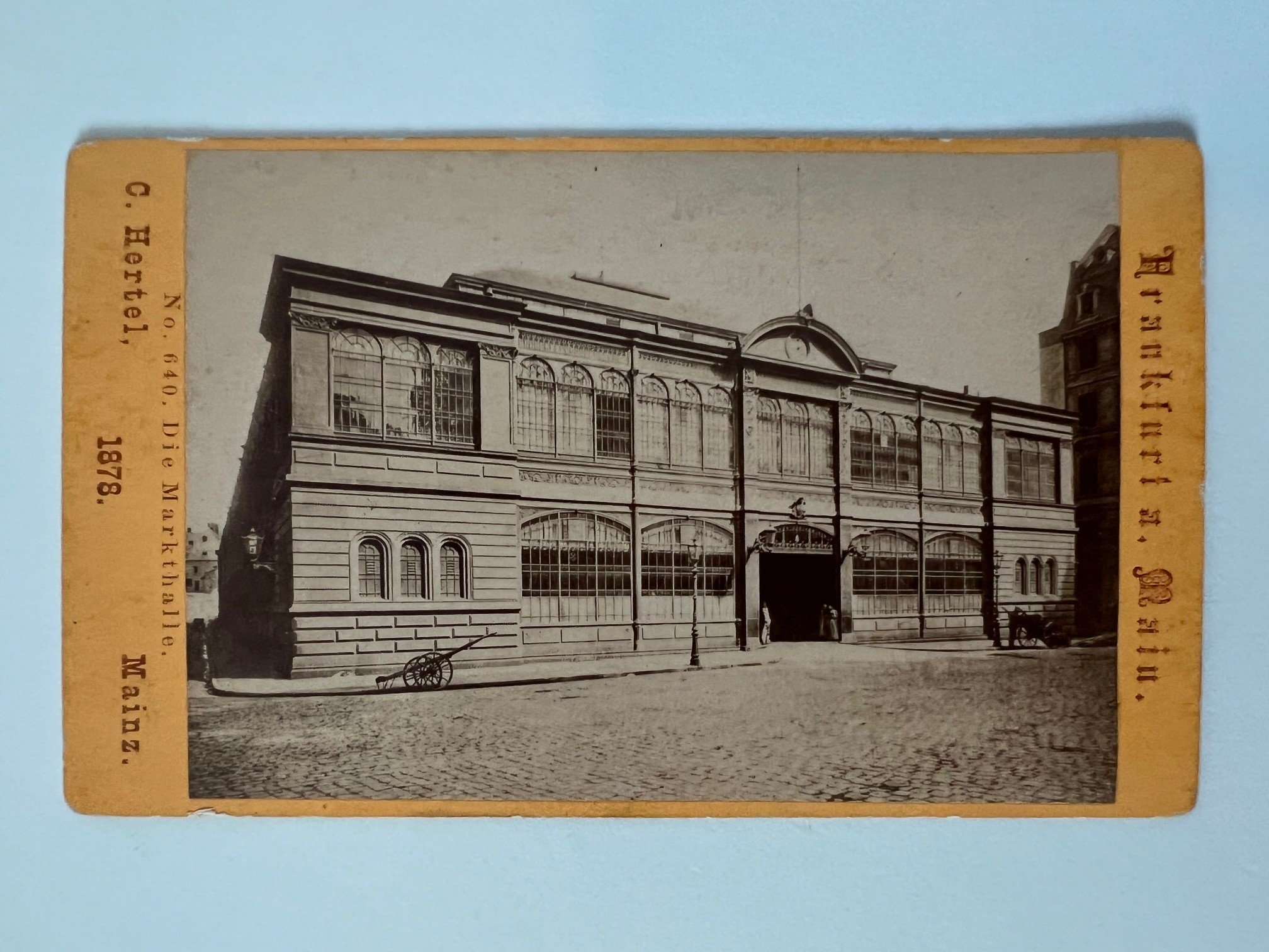 CdV, Carl Hertel, Frankfurt, Die Markthalle, 1878. (Taunus-Rhein-Main - Regionalgeschichtliche Sammlung Dr. Stefan Naas CC BY-NC-SA)