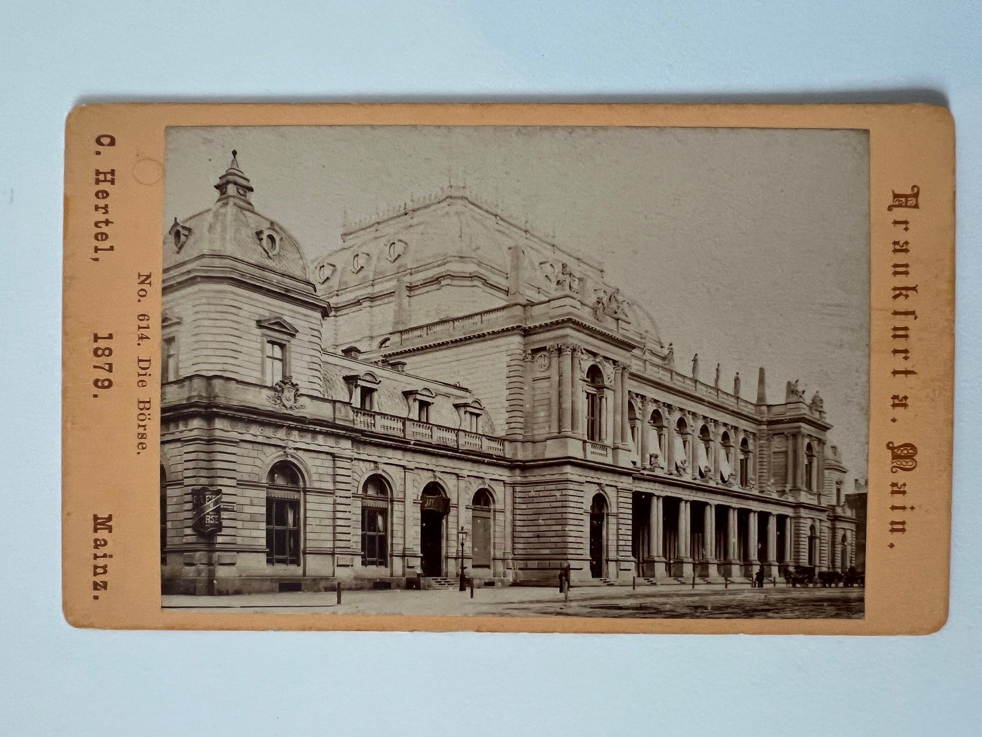 CdV, Carl Hertel, Frankfurt, Die Börse, 1879. (Taunus-Rhein-Main - Regionalgeschichtliche Sammlung Dr. Stefan Naas CC BY-NC-SA)