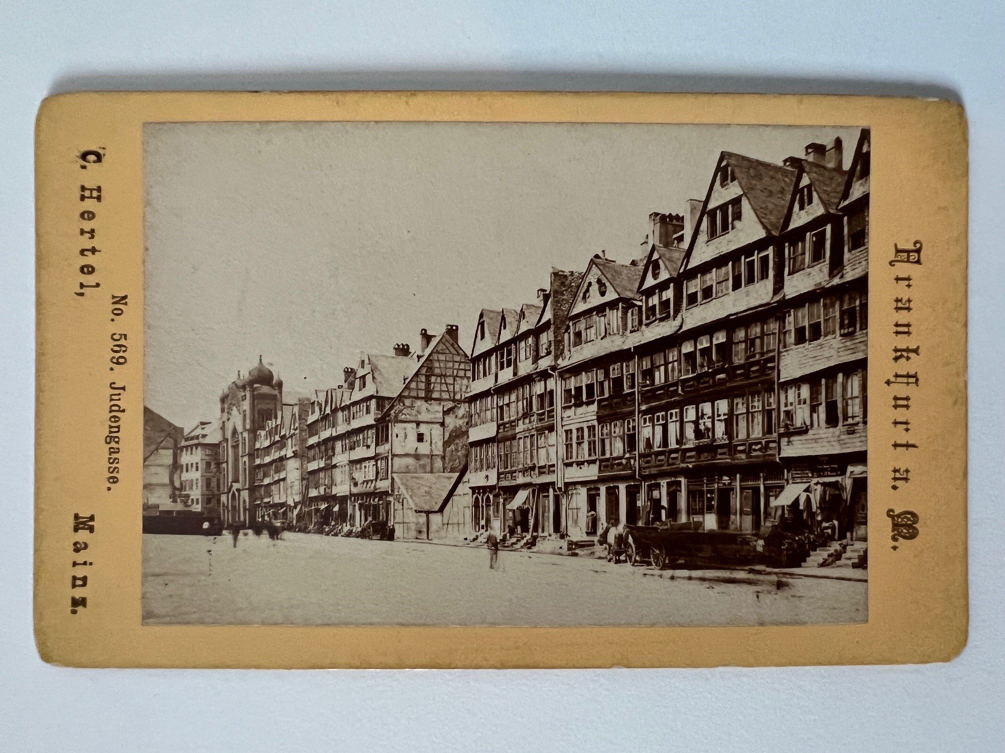 CdV, Carl Hertel, Frankfurt, Judengasse, 1870. (Taunus-Rhein-Main - Regionalgeschichtliche Sammlung Dr. Stefan Naas CC BY-NC-SA)