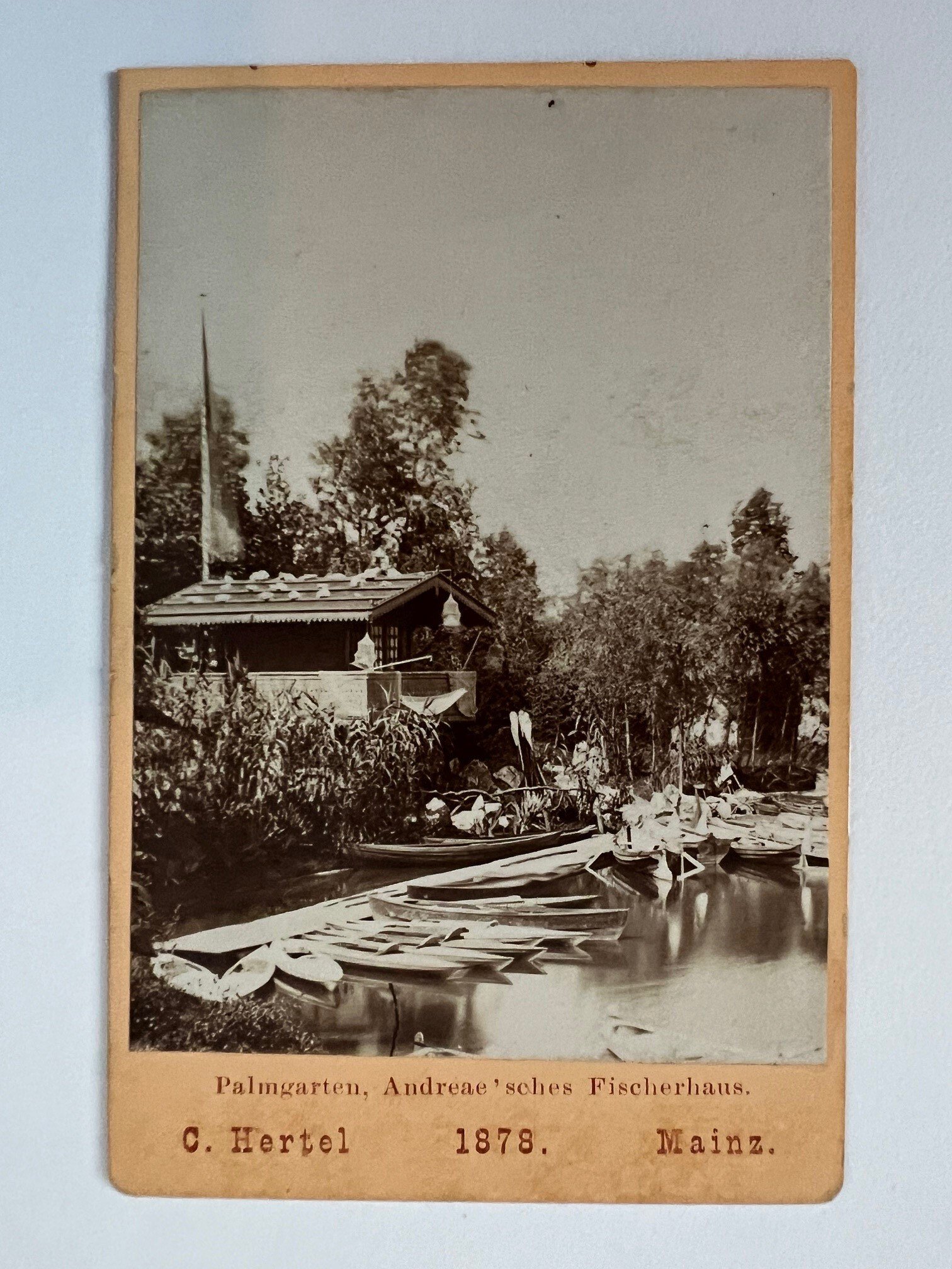 CdV, Carl Hertel, Frankfurt, Palmgarten, Andreae´sches Fischerhaus, 1878. (Taunus-Rhein-Main - Regionalgeschichtliche Sammlung Dr. Stefan Naas CC BY-NC-SA)