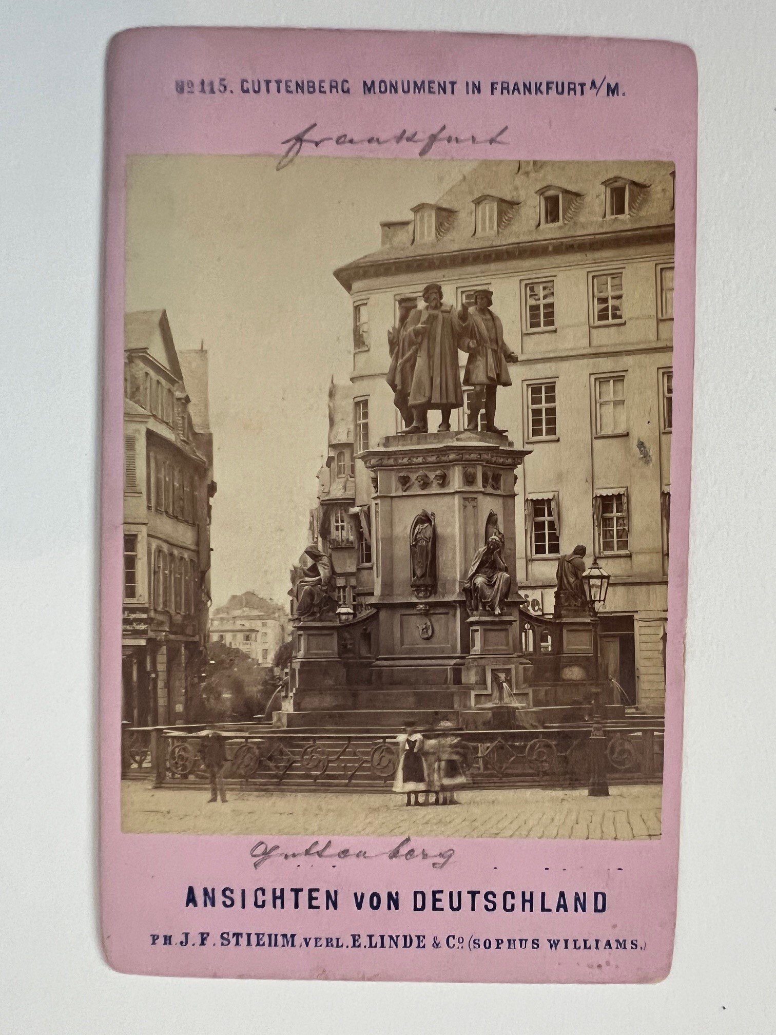 CdV, Johann Friedrich Stiehm, Frankfurt, Nr. 115, Guttenberg Monument ca. 1881. (Taunus-Rhein-Main - Regionalgeschichtliche Sammlung Dr. Stefan Naas CC BY-NC-SA)