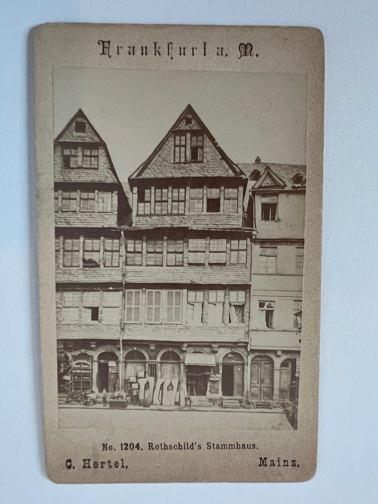 CdV, Carl Hertel, Frankfurt, Nr. 1204, Rothschild´s Stammhaus, ca. 1886. (Taunus-Rhein-Main - Regionalgeschichtliche Sammlung Dr. Stefan Naas CC BY-NC-SA)