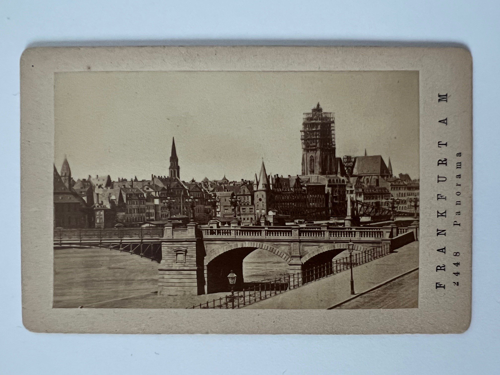 CdV, Unbekannter Fotograf, Frankfurt, Panorama, ca. 1876. (Taunus-Rhein-Main - Regionalgeschichtliche Sammlung Dr. Stefan Naas CC BY-NC-SA)