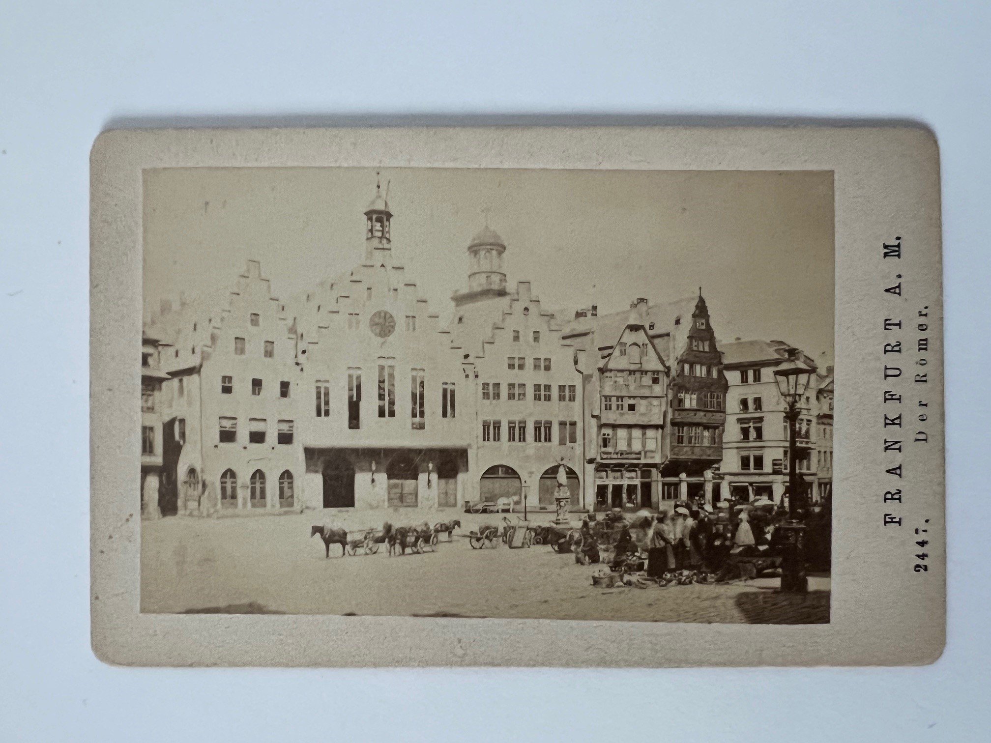 CdV, Unbekannter Fotograf, Frankfurt, Der Römer, ca. 1876. (Taunus-Rhein-Main - Regionalgeschichtliche Sammlung Dr. Stefan Naas CC BY-NC-SA)