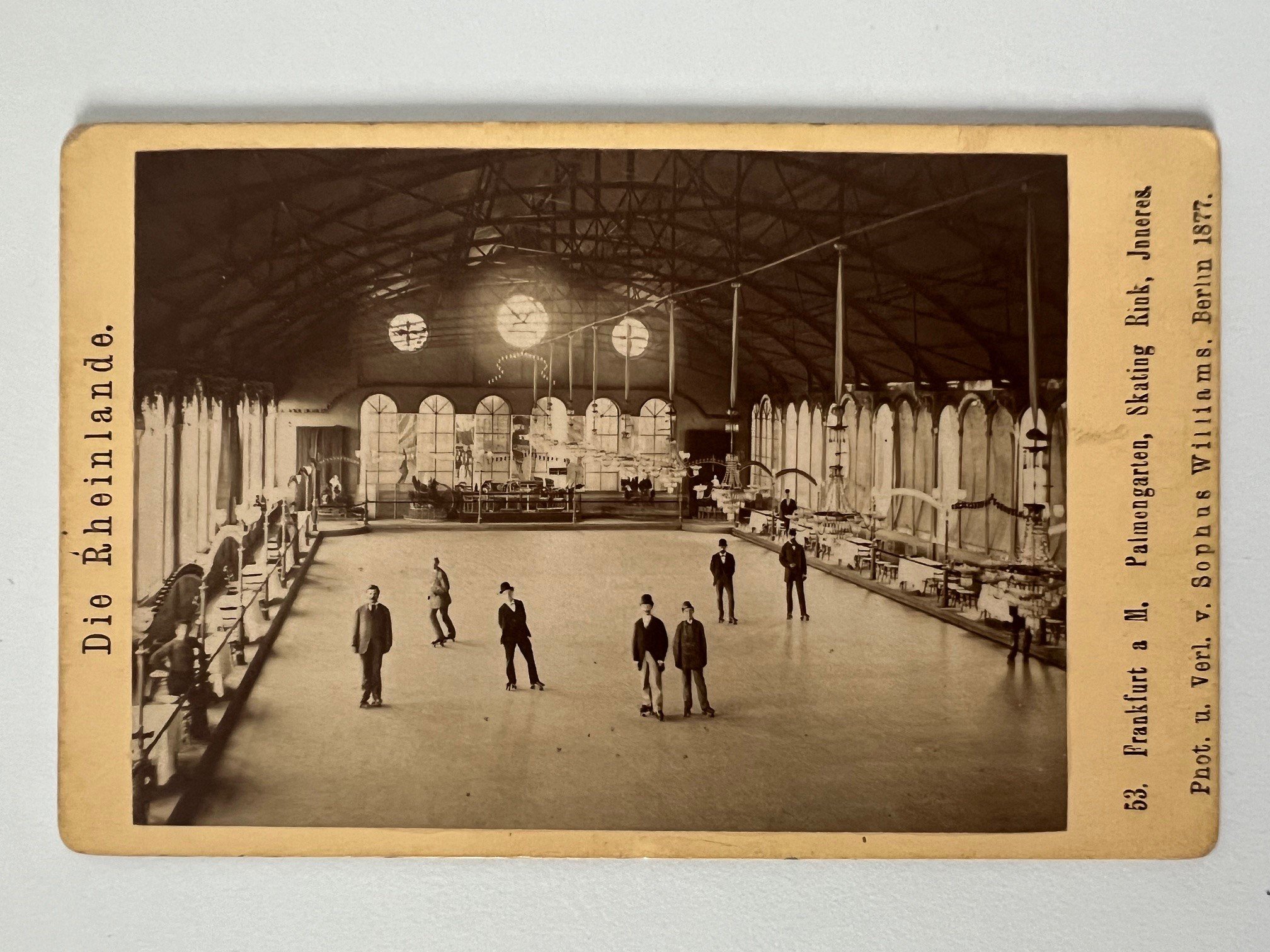 CdV, Sophus Williams, Frankfurt, Nr. 53, Palmengarten, Skating Rink, Inneres, 1877. (Taunus-Rhein-Main - Regionalgeschichtliche Sammlung Dr. Stefan Naas CC BY-NC-SA)
