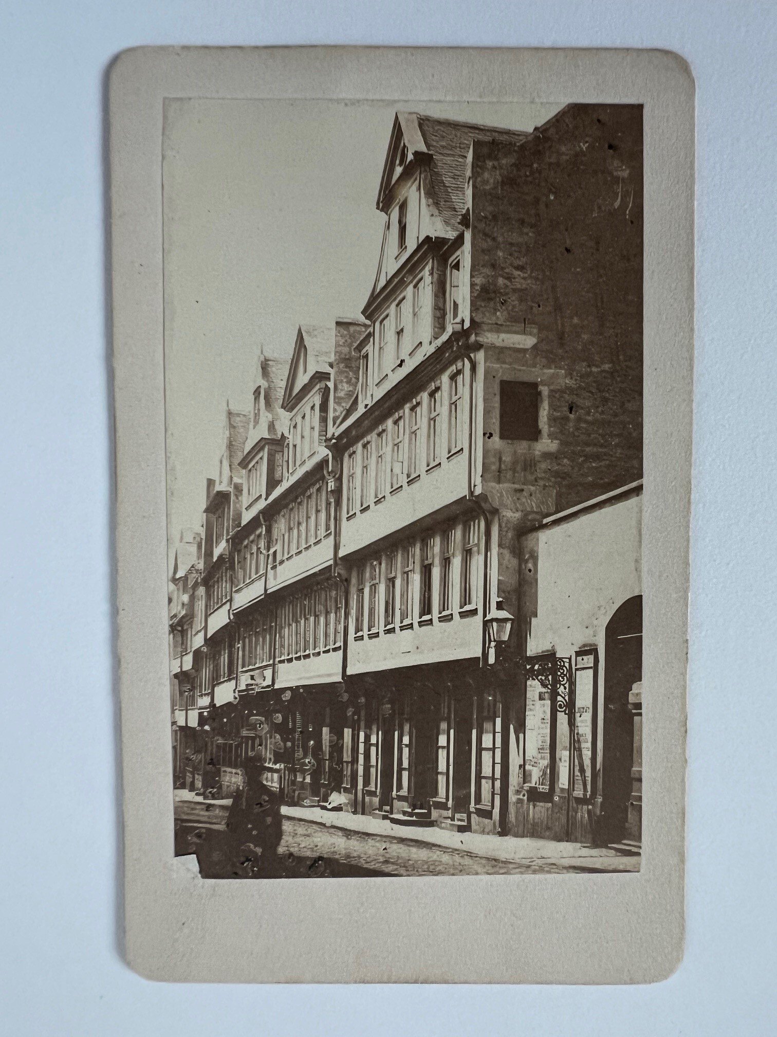 CdV, Straub und Kühn, Frankfurt, Das Goethe-Haus, ca. 1880. (Taunus-Rhein-Main - Regionalgeschichtliche Sammlung Dr. Stefan Naas CC BY-NC-SA)