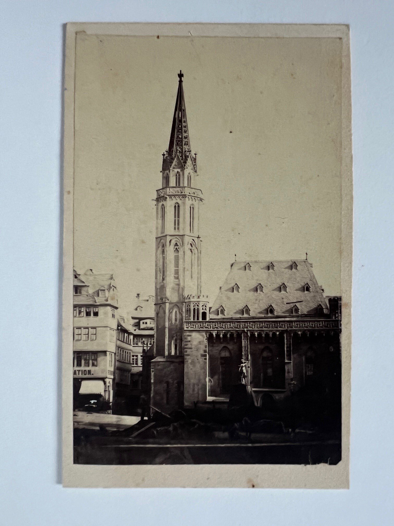 CdV, B. Sperling, Frankfurt, Nikolaikirche, ca. 1864. (Taunus-Rhein-Main - Regionalgeschichtliche Sammlung Dr. Stefan Naas CC BY-NC-SA)