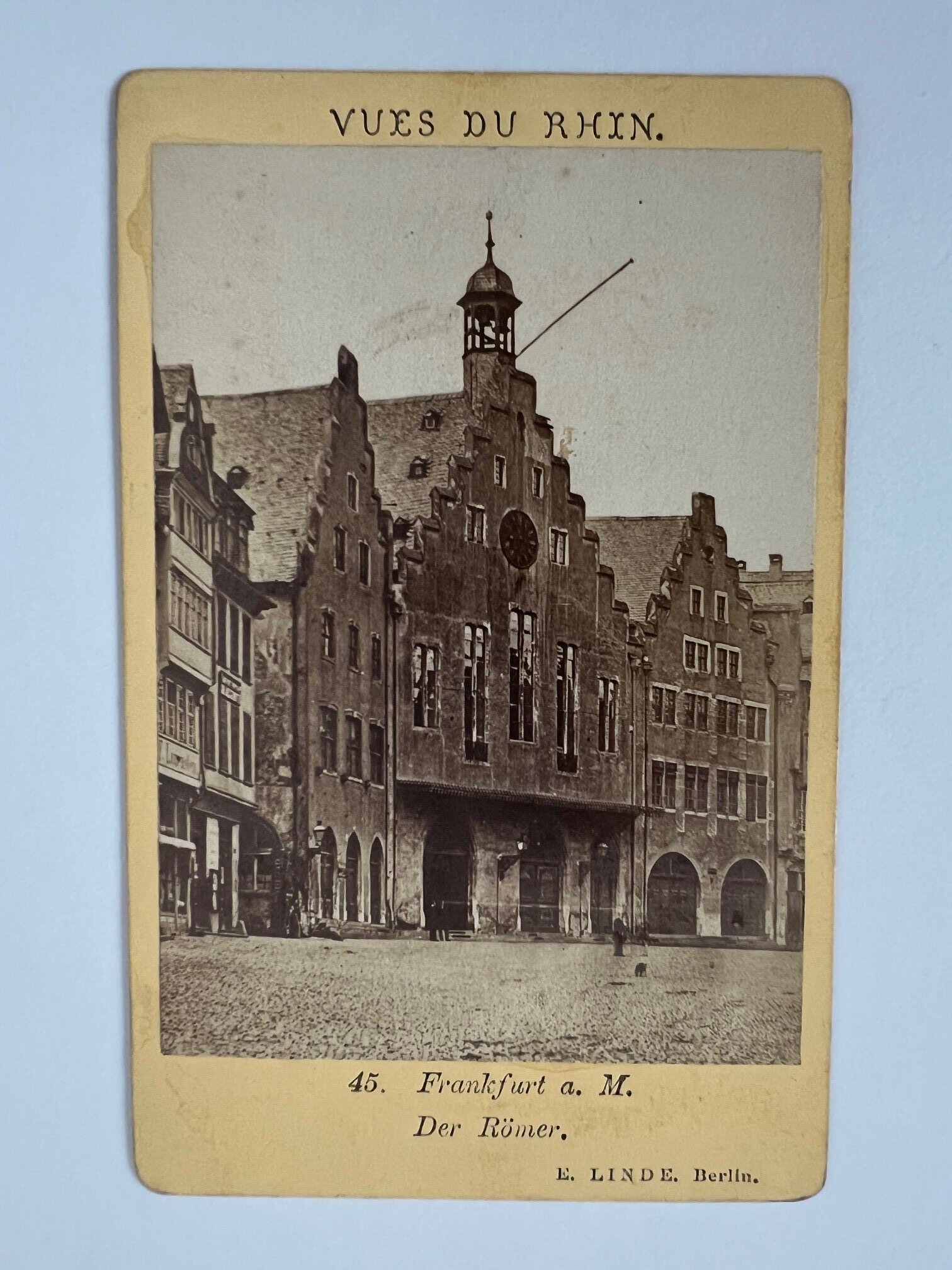 CdV, E. Linde, Frankfurt, Nr. 45, Der Römer, ca. 1874. (Taunus-Rhein-Main - Regionalgeschichtliche Sammlung Dr. Stefan Naas CC BY-NC-SA)