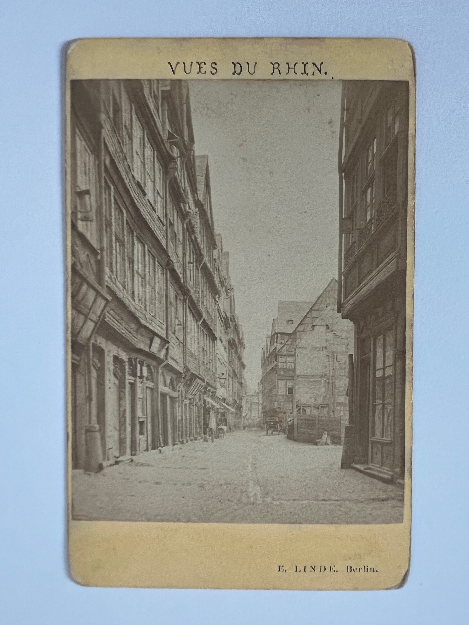 CdV, E. Linde, Frankfurt, Die Judengasse, ca. 1874. (Taunus-Rhein-Main - Regionalgeschichtliche Sammlung Dr. Stefan Naas CC BY-NC-SA)