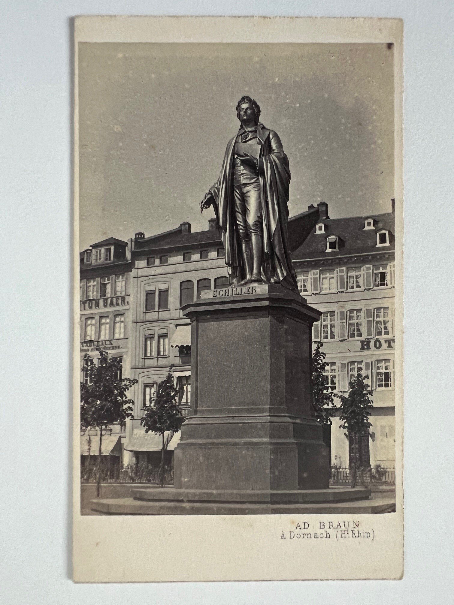 CdV, Adolphe Braun, Frankfurt, Schiller-Denkmal, ca. 1865. (Taunus-Rhein-Main - Regionalgeschichtliche Sammlung Dr. Stefan Naas CC BY-NC-SA)
