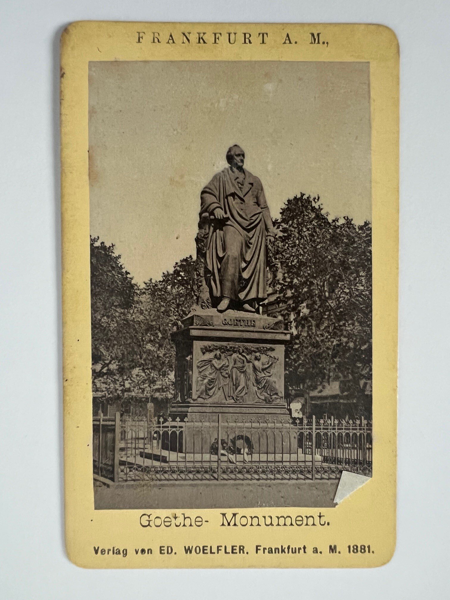 CdV, Frankfurt, Goethe-Monument, ca. 1877. (Taunus-Rhein-Main - Regionalgeschichtliche Sammlung Dr. Stefan Naas CC BY-NC-SA)