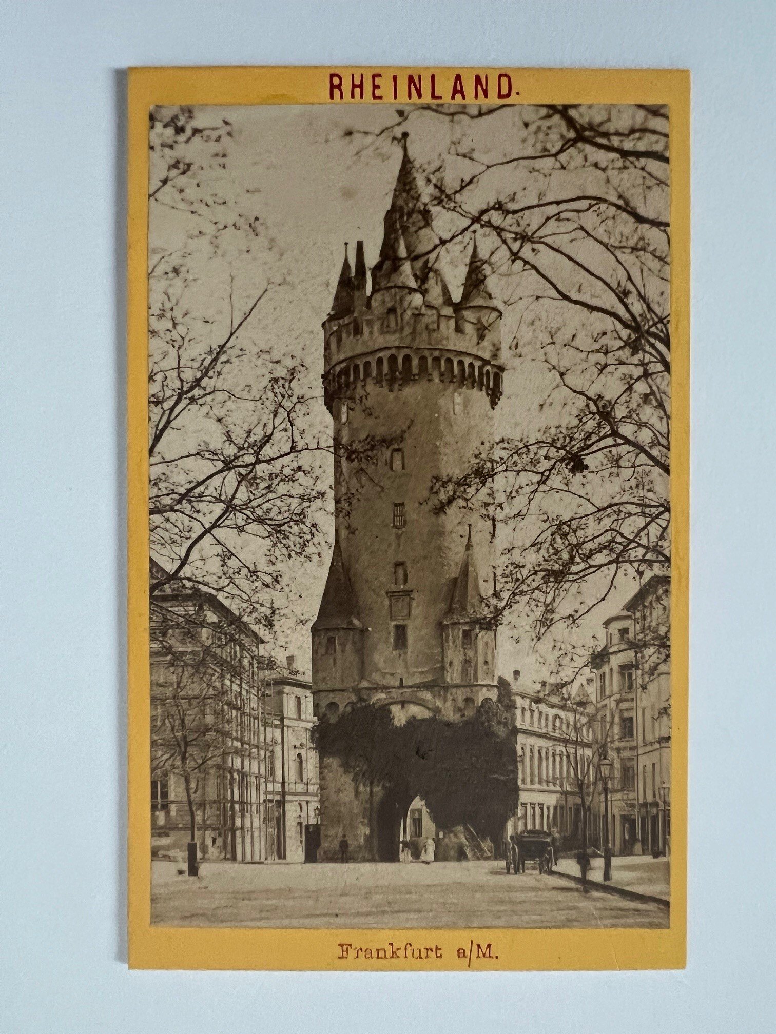 CdV, Unbekannter Fotograf, Frankfurt, Eschenheimer Turm, ca. 1884. (Taunus-Rhein-Main - Regionalgeschichtliche Sammlung Dr. Stefan Naas CC BY-NC-SA)