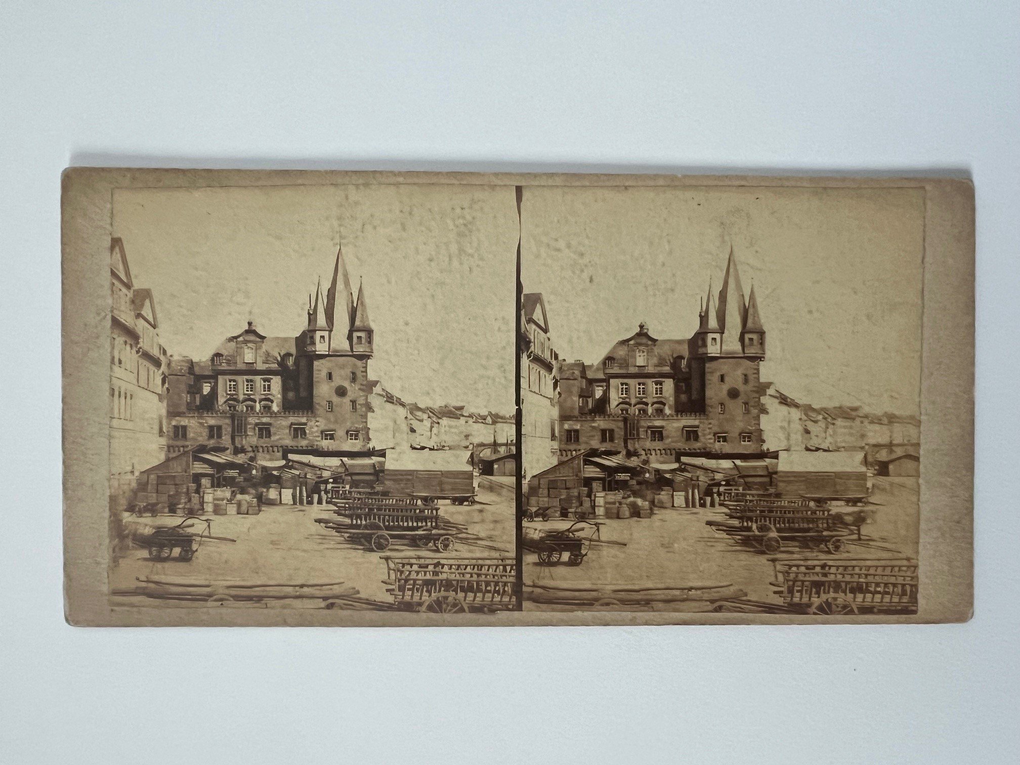 Stereobild, Unbekannter Fotograf, Frankfurt, Rententurm, ca. 1864. (Taunus-Rhein-Main - Regionalgeschichtliche Sammlung Dr. Stefan Naas CC BY-NC-SA)