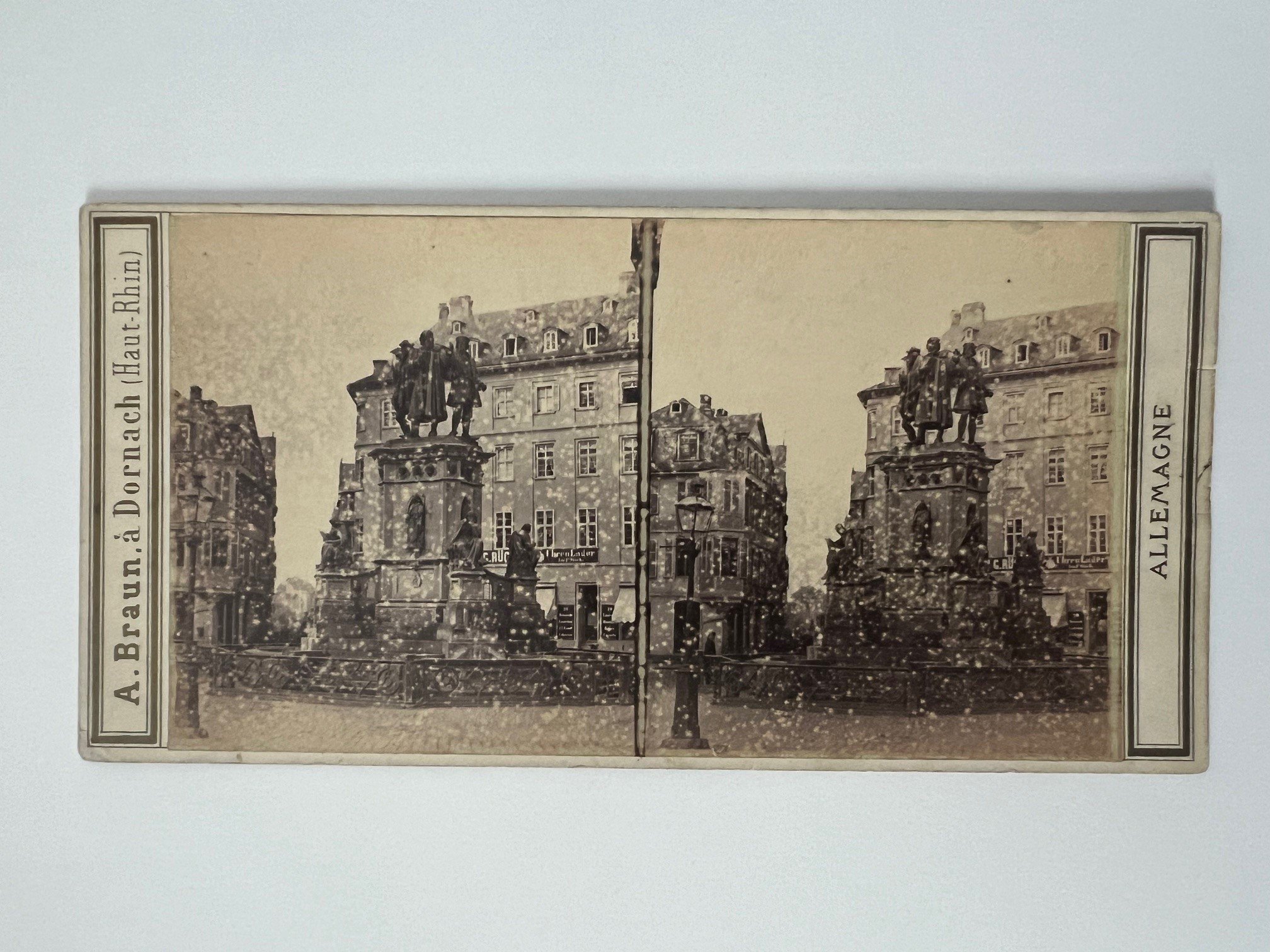 Stereobild, Adolphe Braun, Frankfurt, Nr. 2450, Das Gutenberg-Denkmal, ca. 1865. (Taunus-Rhein-Main - Regionalgeschichtliche Sammlung Dr. Stefan Naas CC BY-NC-SA)