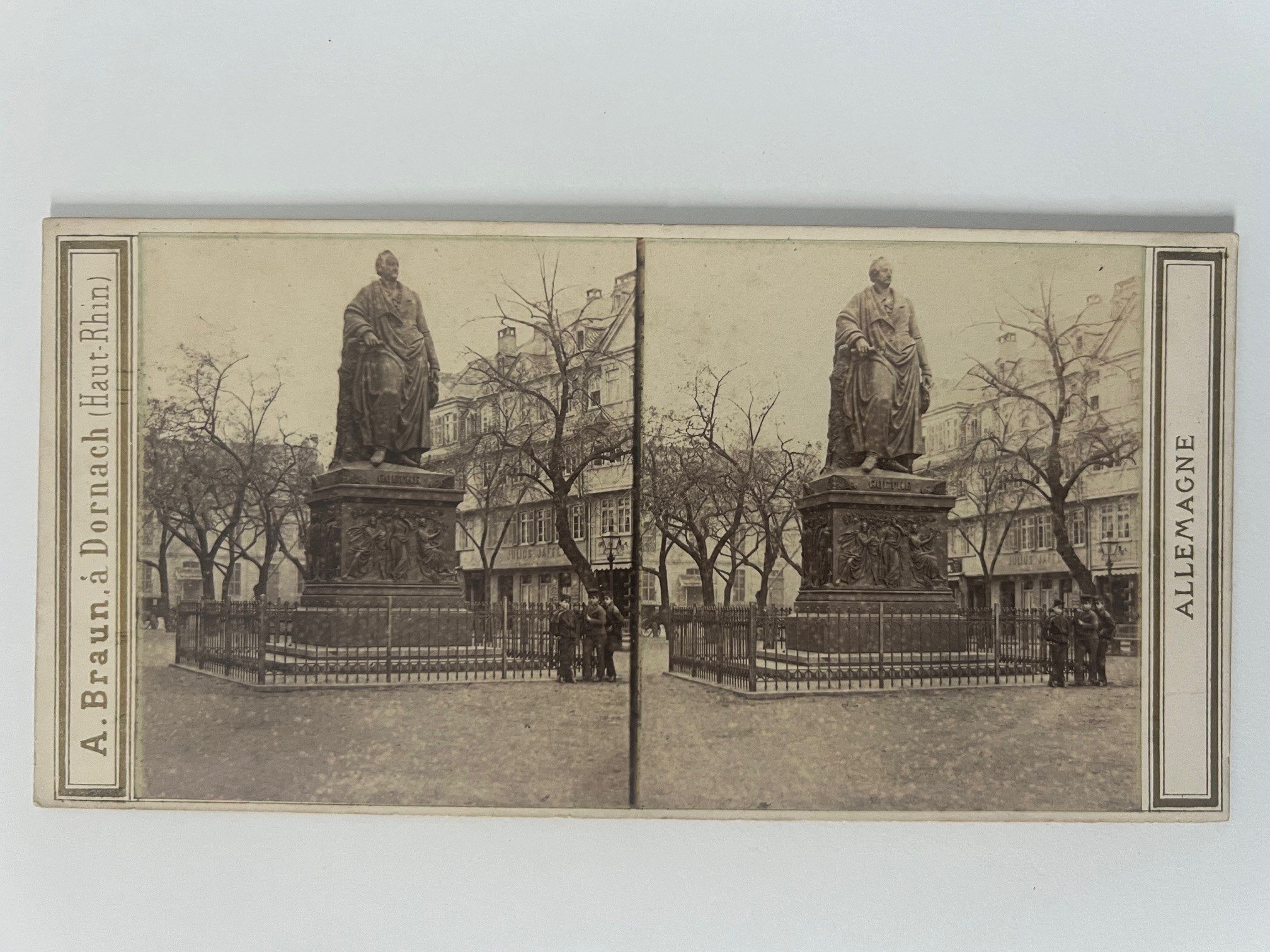 Stereobild, Adolphe Braun, Frankfurt, Nr. 2452, Das Goethe-Denkmal, ca. 1865. (Taunus-Rhein-Main - Regionalgeschichtliche Sammlung Dr. Stefan Naas CC BY-NC-SA)