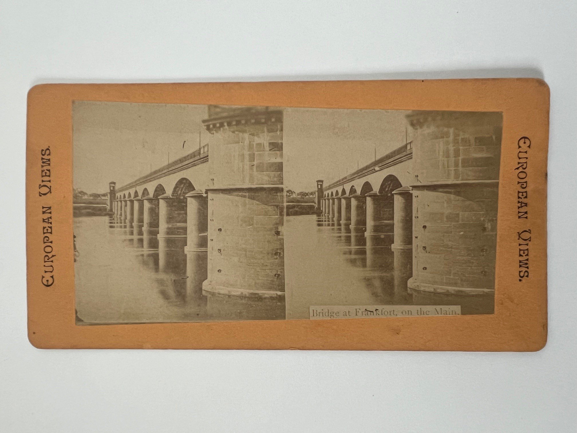 Stereobild, Unbekannter Fotograf, Frankfurt, Bridge at Frankfort, on the Main, ca. 1883. (Taunus-Rhein-Main - Regionalgeschichtliche Sammlung Dr. Stefan Naas CC BY-NC-SA)
