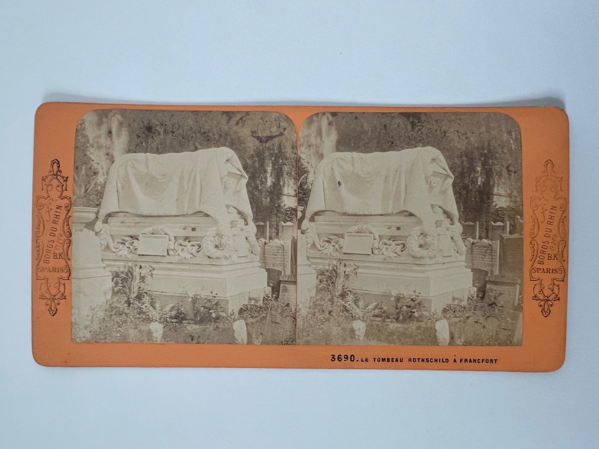 Stereobild, Unbekannter Fotograf (B. K.), Frankfurt, Le tombeau Rothschild a Francfort, ca. 1875. (Taunus-Rhein-Main - Regionalgeschichtliche Sammlung Dr. Stefan Naas CC BY-NC-SA)