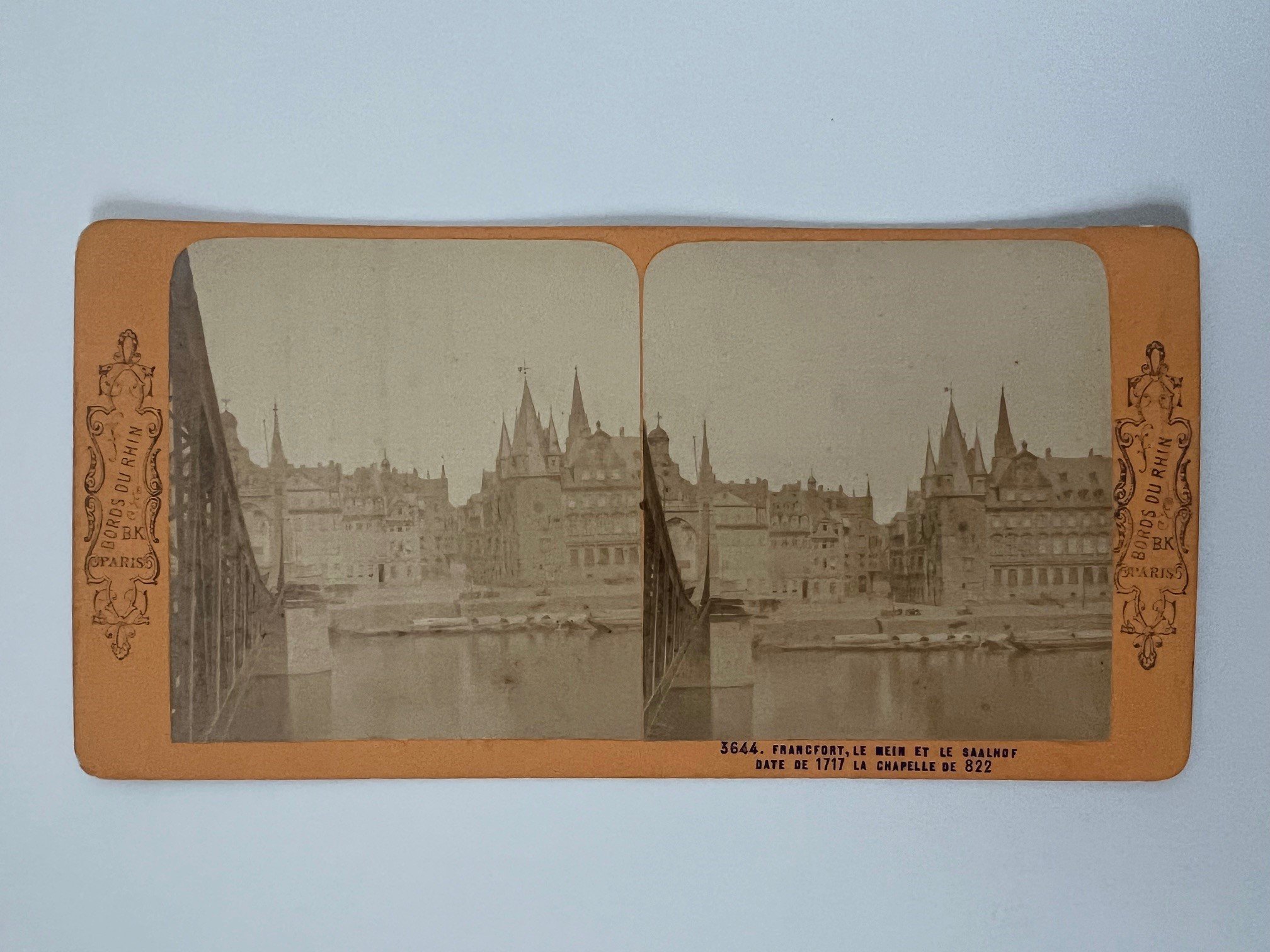 Stereobild, Unbekannter Fotograf (B. K.), Frankfurt, Francfort, le mein et le Saalhof, ca. 1875. (Taunus-Rhein-Main - Regionalgeschichtliche Sammlung Dr. Stefan Naas CC BY-NC-SA)