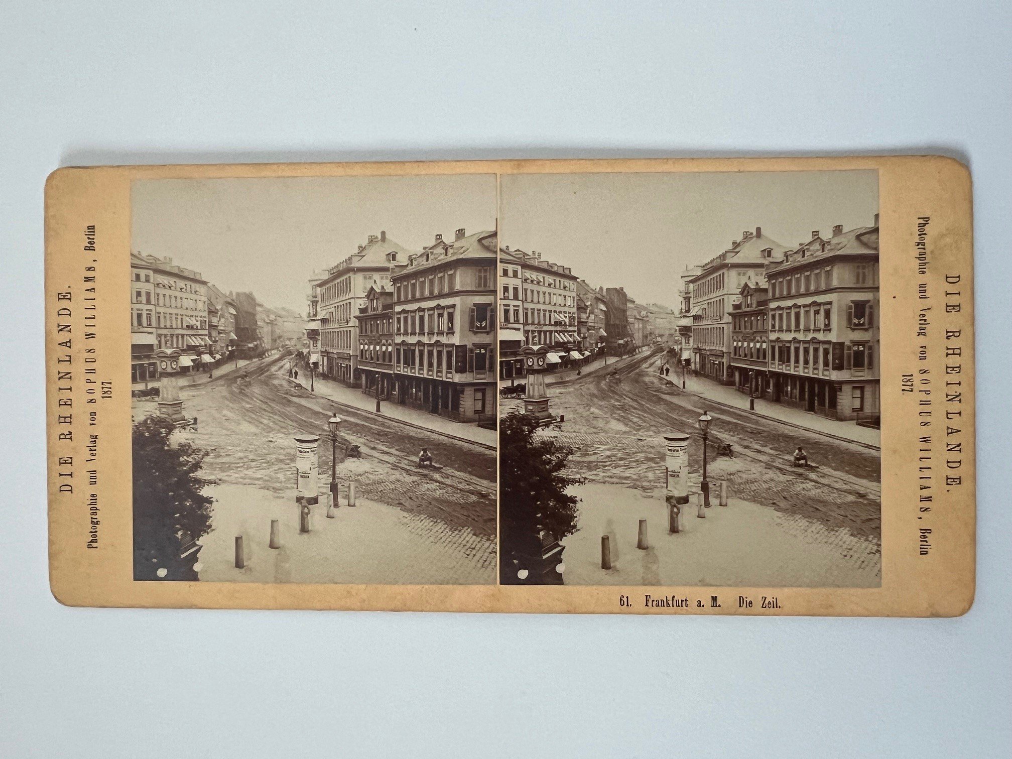 Stereobild, Sophus Williams, Frankfurt, Nr. 61, Die Zeil, 1877. (Taunus-Rhein-Main - Regionalgeschichtliche Sammlung Dr. Stefan Naas CC BY-NC-SA)