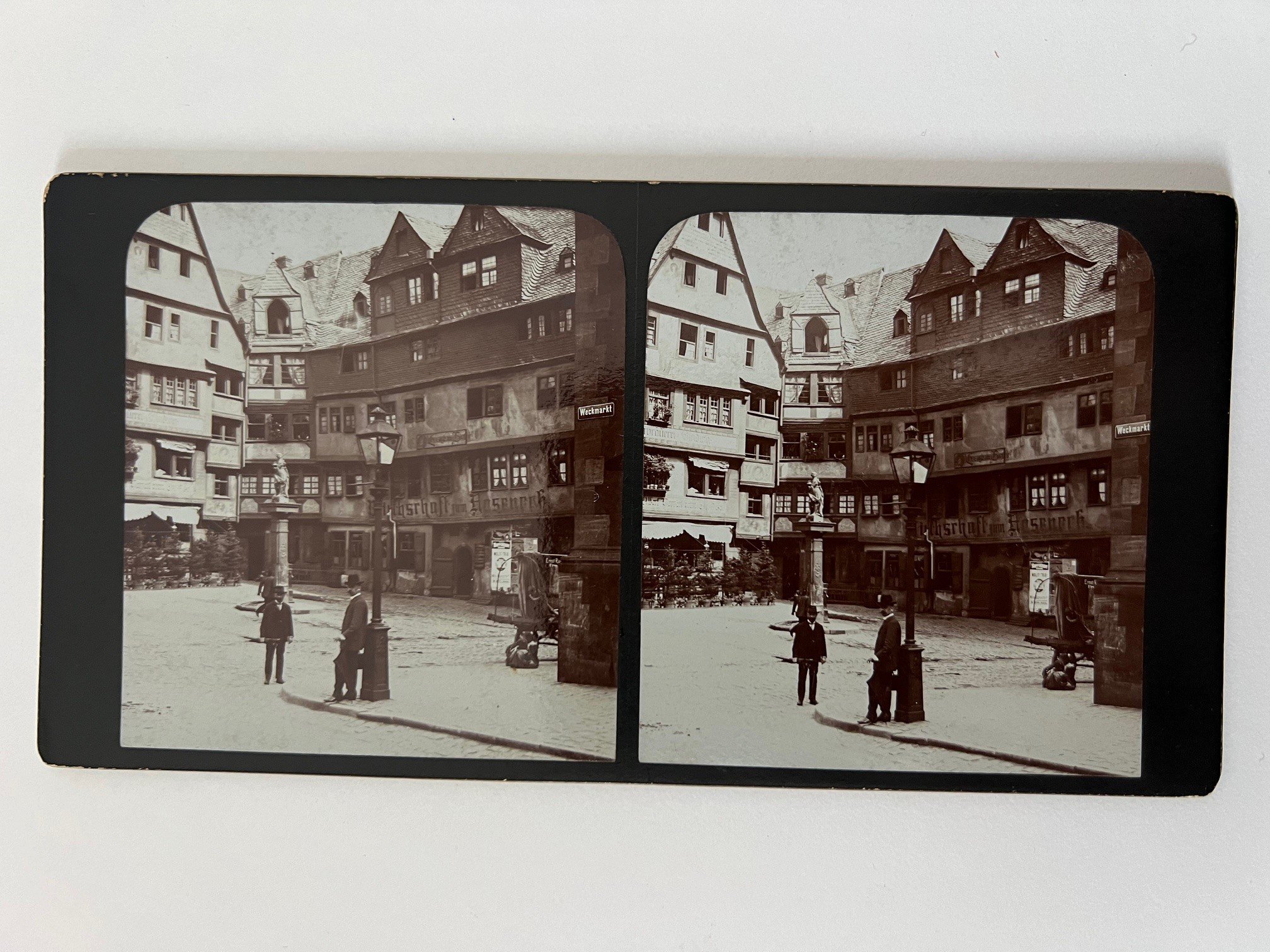 Stereobild, Unbekannter Fotograf, Frankfurt, Am Weckmarkt, dat. 1902. (Taunus-Rhein-Main - Regionalgeschichtliche Sammlung Dr. Stefan Naas CC BY-NC-SA)