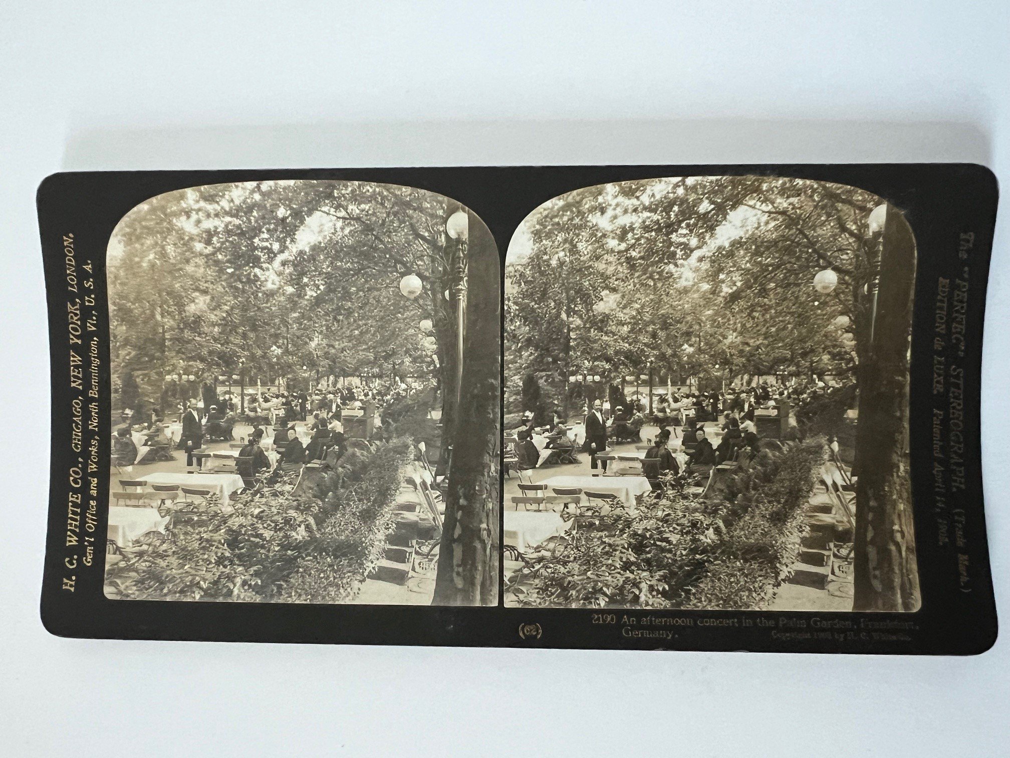 Stereobild, H. C. White, Frankfurt, Nr. 2190, An afternoon concert in the Palm Garden, ca. 1910. (Taunus-Rhein-Main - Regionalgeschichtliche Sammlung Dr. Stefan Naas CC BY-NC-SA)