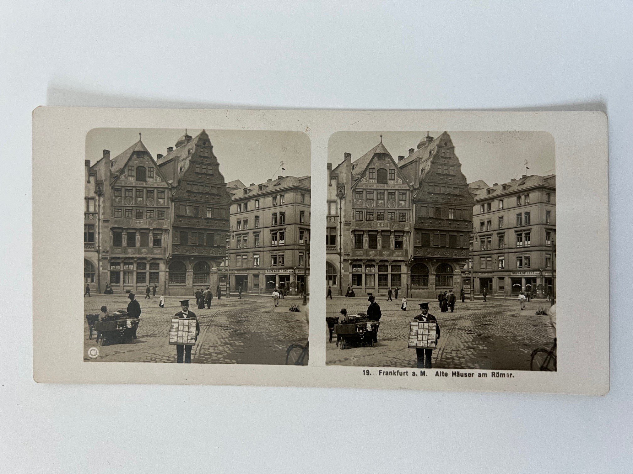 Stereobild, Unbekannter Fotograf, Frankfurt, Nr. 19, Alte Häuser am Römer, ca. 1906. (Taunus-Rhein-Main - Regionalgeschichtliche Sammlung Dr. Stefan Naas CC BY-NC-SA)