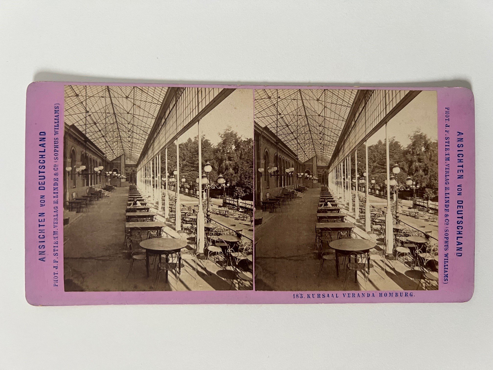 Stereobild, Johann Friedrich Stiehm, Bad Homburg, Nr. 183, Kursaal Veranda, ca. 1880. (Taunus-Rhein-Main - Regionalgeschichtliche Sammlung Dr. Stefan Naas CC BY-NC-SA)