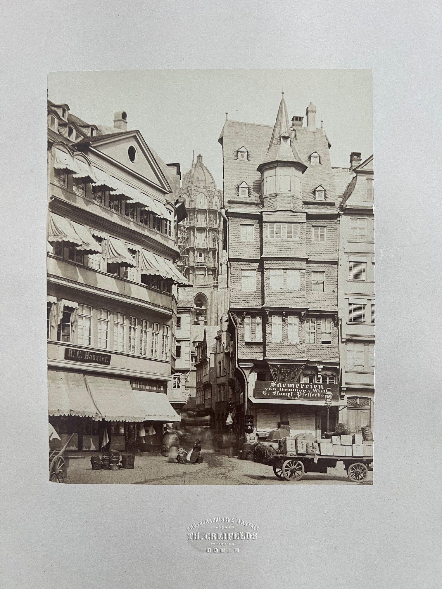 Theodor Creifelds, Frankfurt, Römerberg, Blick zum Dom, ca. 1870. (Taunus-Rhein-Main - Regionalgeschichtliche Sammlung Dr. Stefan Naas CC BY-NC-SA)