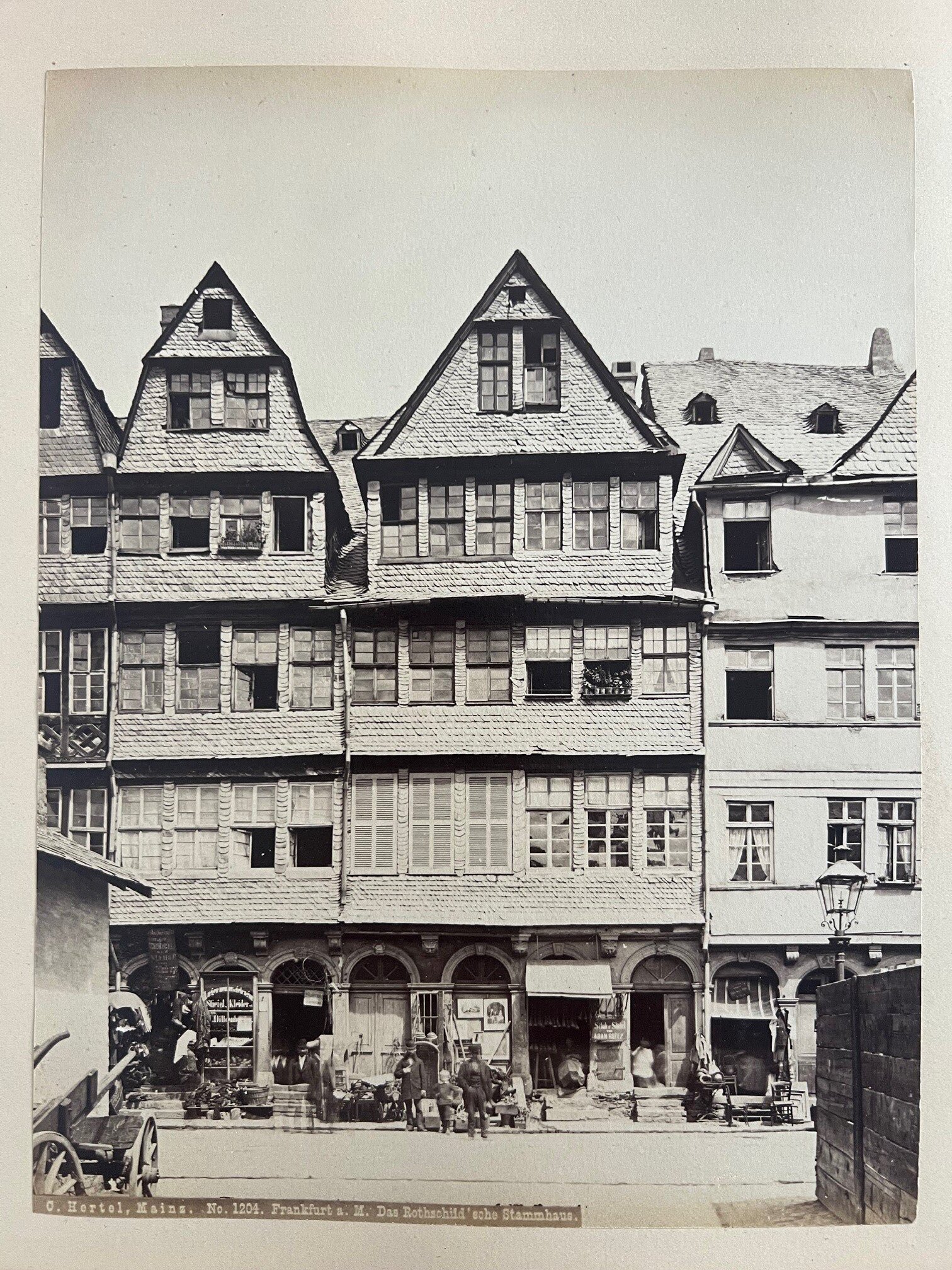 Carl Hertel, Frankfurt, Die Judengasse, ca. 1875. (Taunus-Rhein-Main - Regionalgeschichtliche Sammlung Dr. Stefan Naas CC BY-NC-SA)