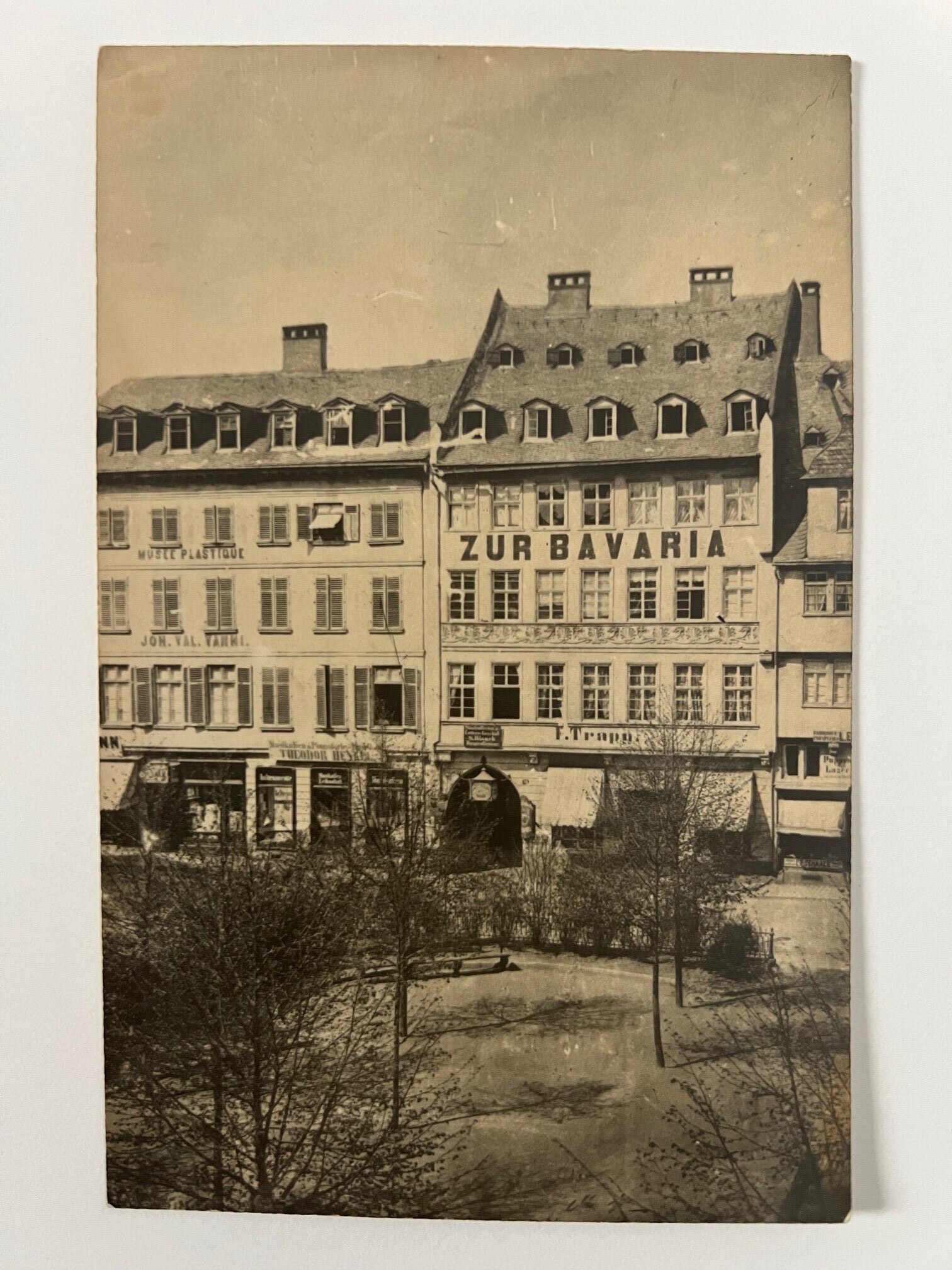 Gottfried Vömel, Frankfurt, Rossmarkt, ca. 1905. (Taunus-Rhein-Main - Regionalgeschichtliche Sammlung Dr. Stefan Naas CC BY-NC-SA)