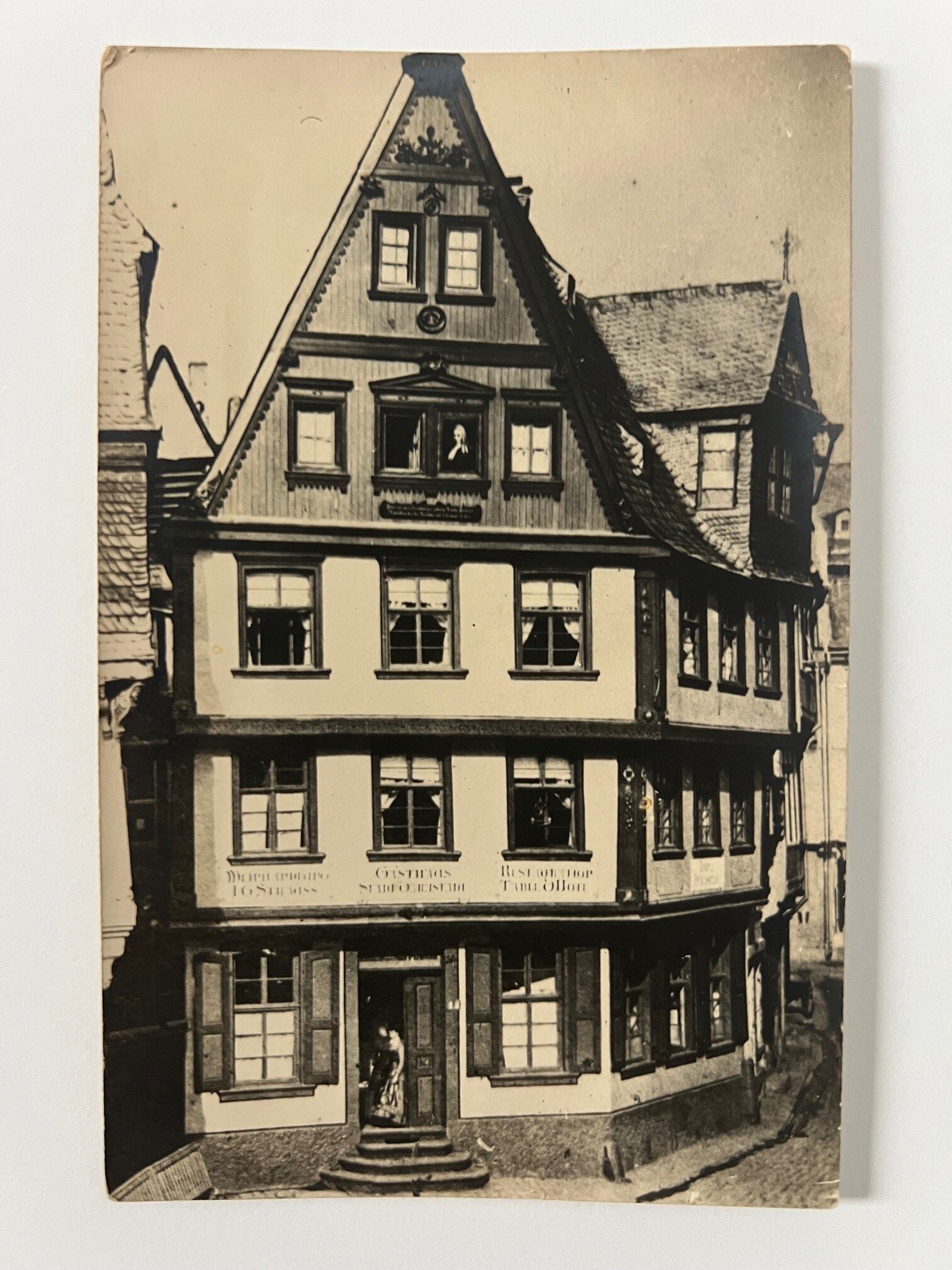Gottfried Vömel, Frankfurt, An der Schmidtstube, Große Fischergasse, nach einer alten Platte, ca. 1905. (Taunus-Rhein-Main - Regionalgeschichtliche Sammlung Dr. Stefan Naas CC BY-NC-SA)