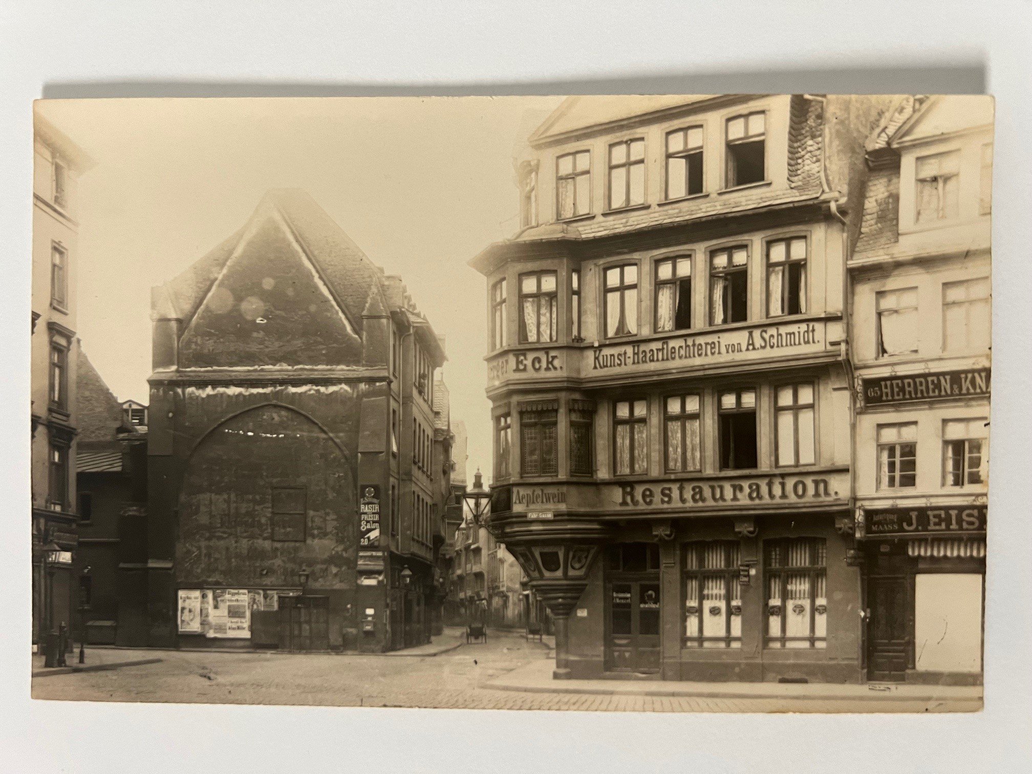 Gottfried Vömel, Frankfurt, Schnurgasse vor der Fahrgasse, 1902. (Taunus-Rhein-Main - Regionalgeschichtliche Sammlung Dr. Stefan Naas CC BY-NC-SA)