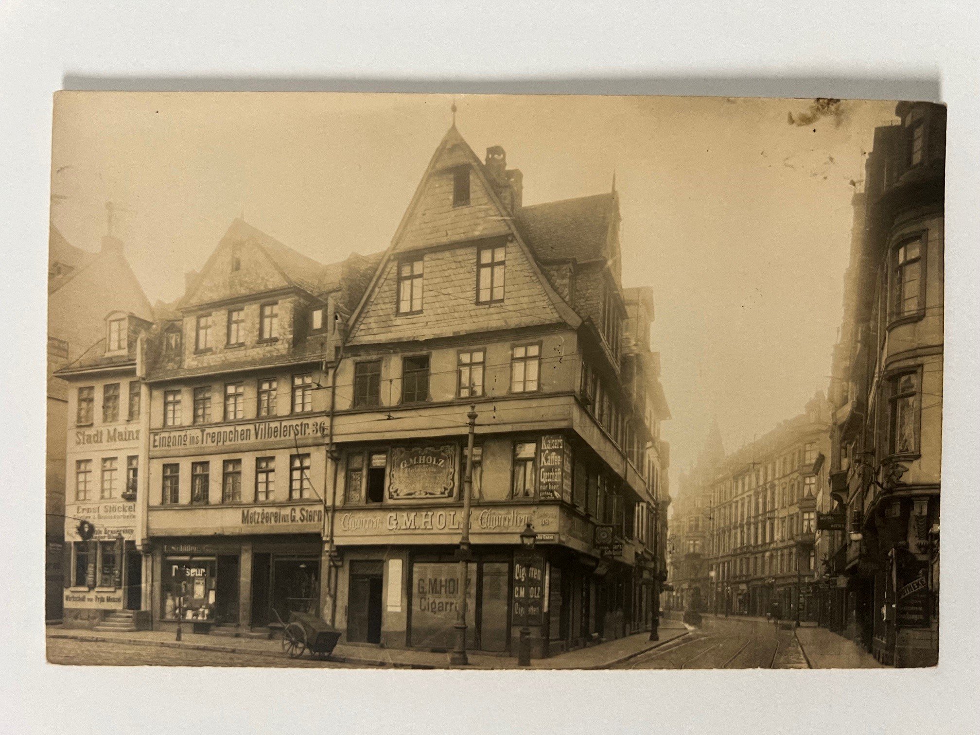 Gottfried Vömel, Frankfurt, Alte Gasse, Haus Zum Treppchen, 1904. (Taunus-Rhein-Main - Regionalgeschichtliche Sammlung Dr. Stefan Naas CC BY-NC-SA)