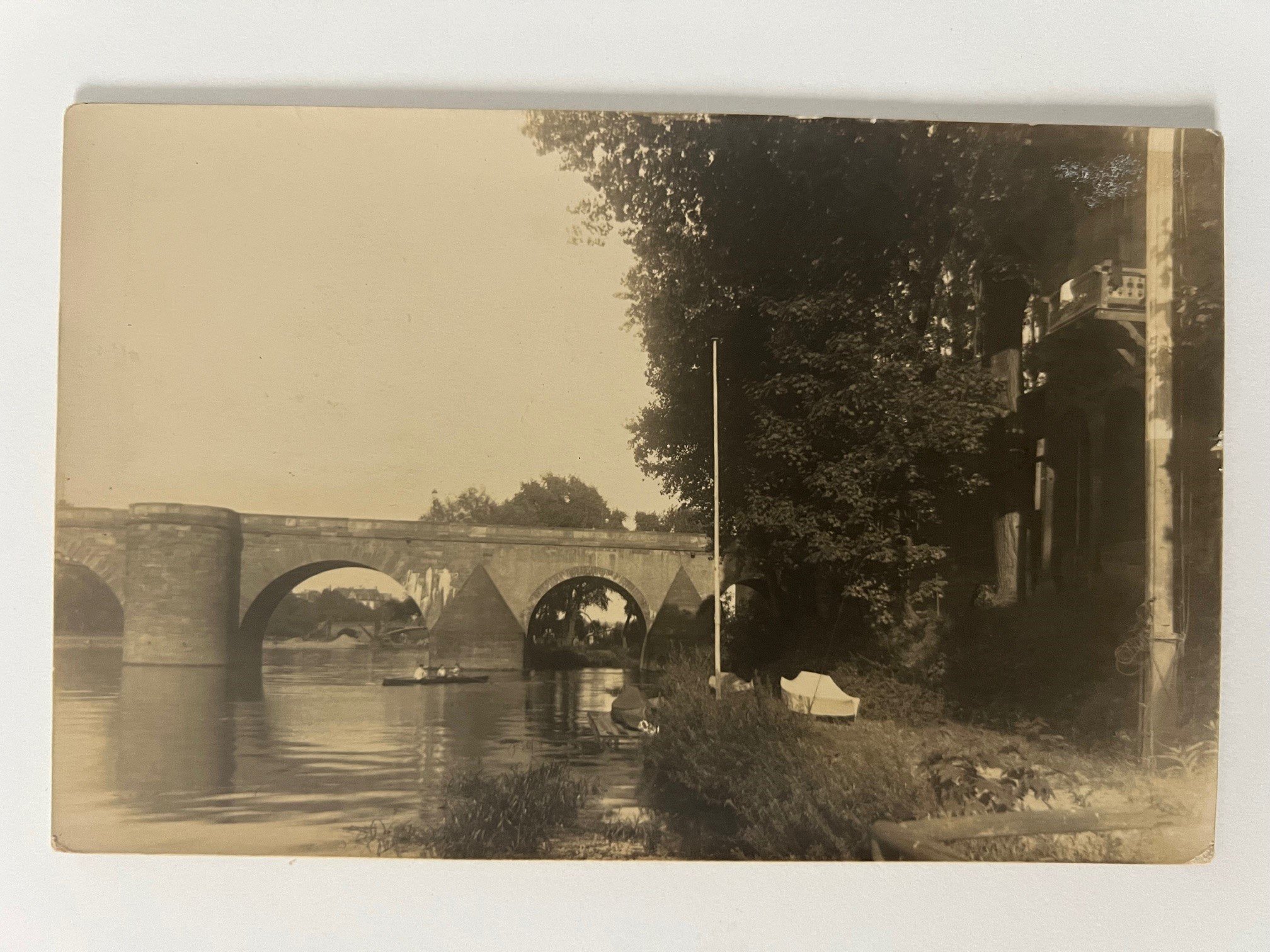 Gottfried Vömel, Frankfurt, Die neue Alte Brücke Nr. 17, 1912. (Taunus-Rhein-Main - Regionalgeschichtliche Sammlung Dr. Stefan Naas CC BY-NC-SA)