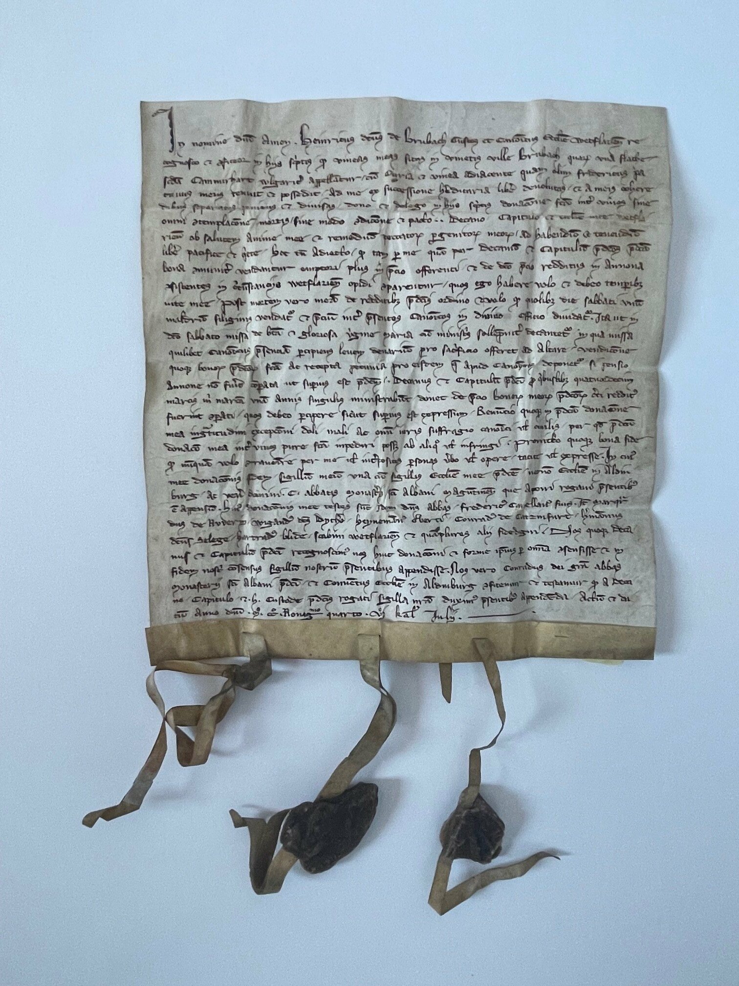 Urkunde des Heinrich von Braubach, Schenkung von Weinbergen an das Stift Wetzlar, 26. Juni 1294 (Taunus-Rhein-Main - Regionalgeschichtliche Sammlung Dr. Stefan Naas CC BY-NC-SA)