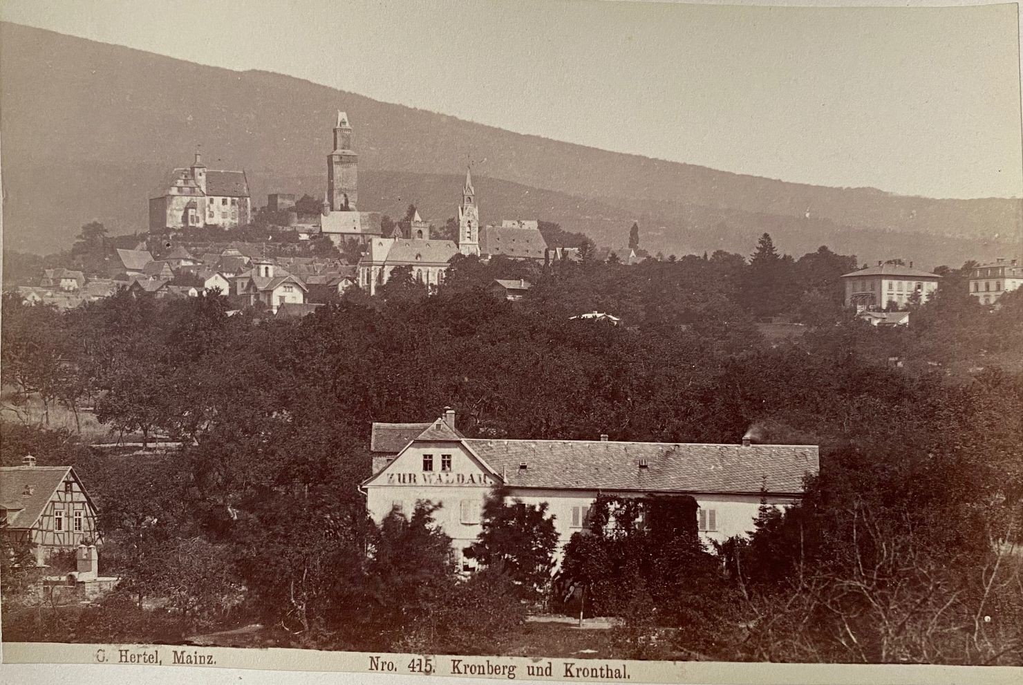 Fotografie, Carl Hertel No. 415, Kronberg und Kronthal, ca. 1885 (Taunus-Rhein-Main - Regionalgeschichtliche Sammlung Dr. Stefan Naas CC BY-NC-SA)