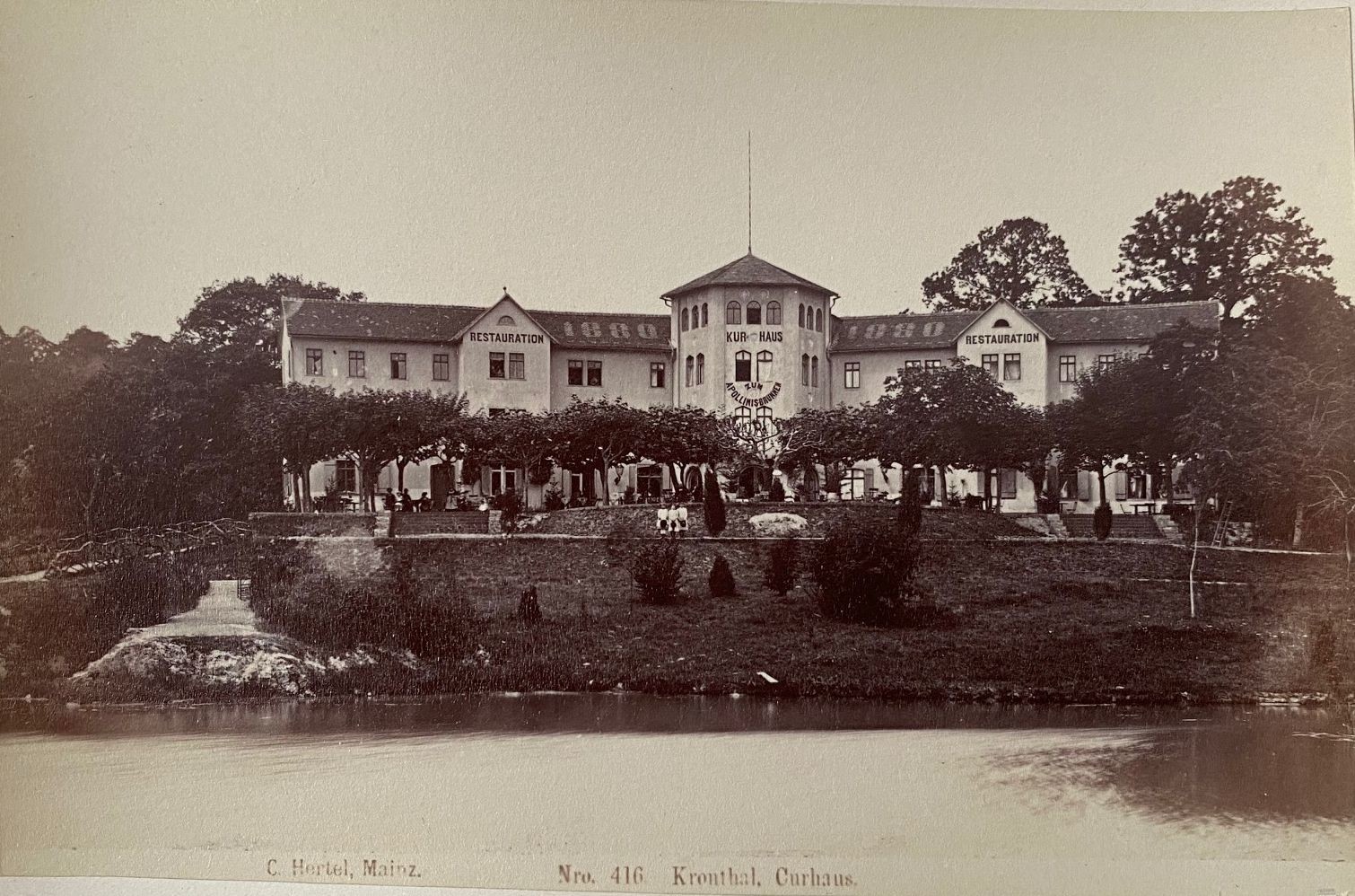 Fotografie, Carl Hertel No. 416, Kronthal, Curhaus, ca. 1885 (Taunus-Rhein-Main - Regionalgeschichtliche Sammlung Dr. Stefan Naas CC BY-NC-SA)