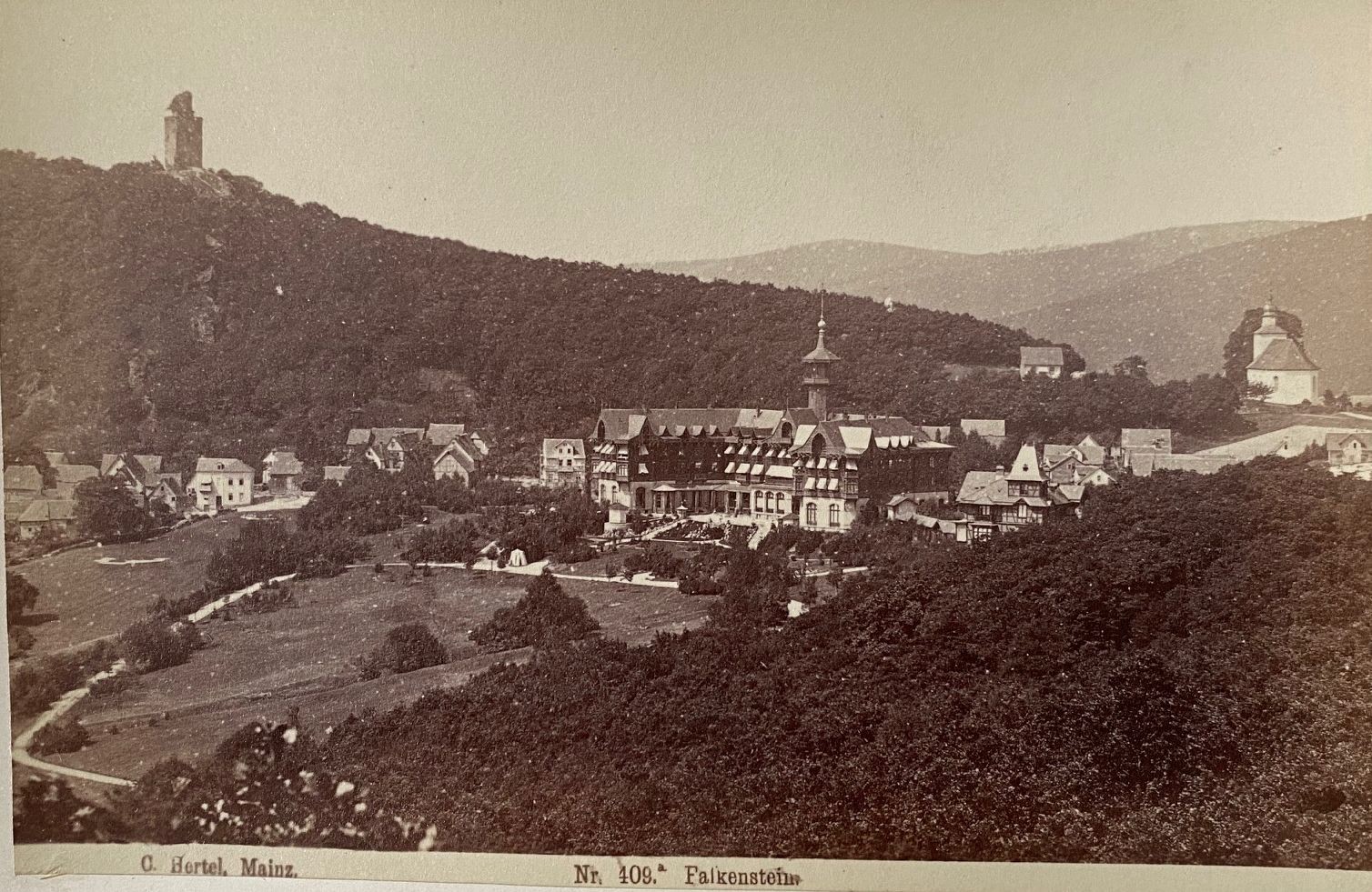 Fotografie, Carl Hertel No. 409a, Falkenstein, ca. 1885 (Taunus-Rhein-Main - Regionalgeschichtliche Sammlung Dr. Stefan Naas CC BY-NC-SA)