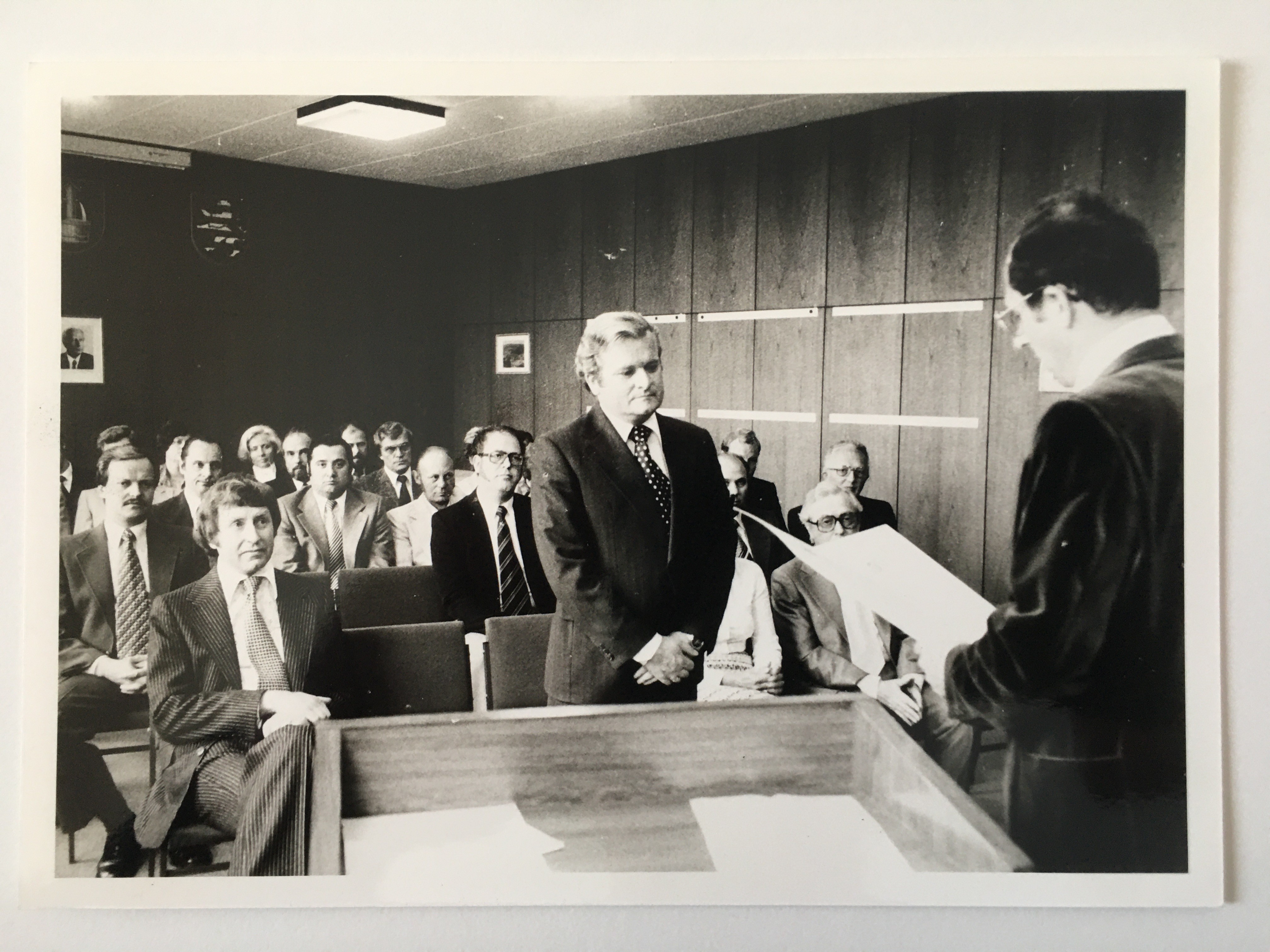 Amtseinführung von Bürgermeister Walter Herbst nach der Wiederwahl, 1979 (Taunus-Rhein-Main - Regionalgeschichtliche Sammlung Dr. Stefan Naas CC BY-NC-SA)