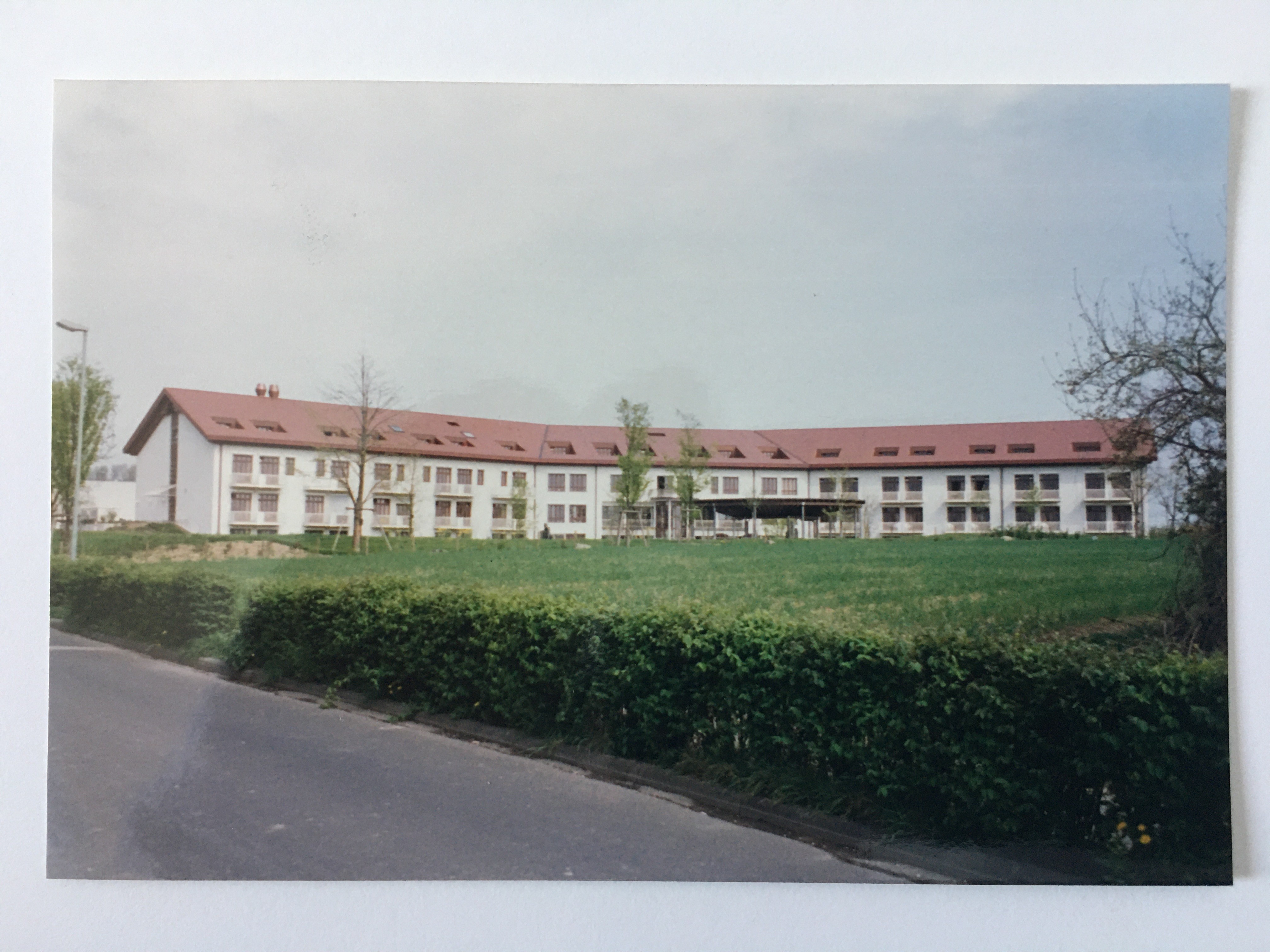 Bildungsstätte IG-Bau-Steine-Erden in Steinbach, ca. 1994 (Taunus-Rhein-Main - Regionalgeschichtliche Sammlung Dr. Stefan Naas CC BY-NC-SA)