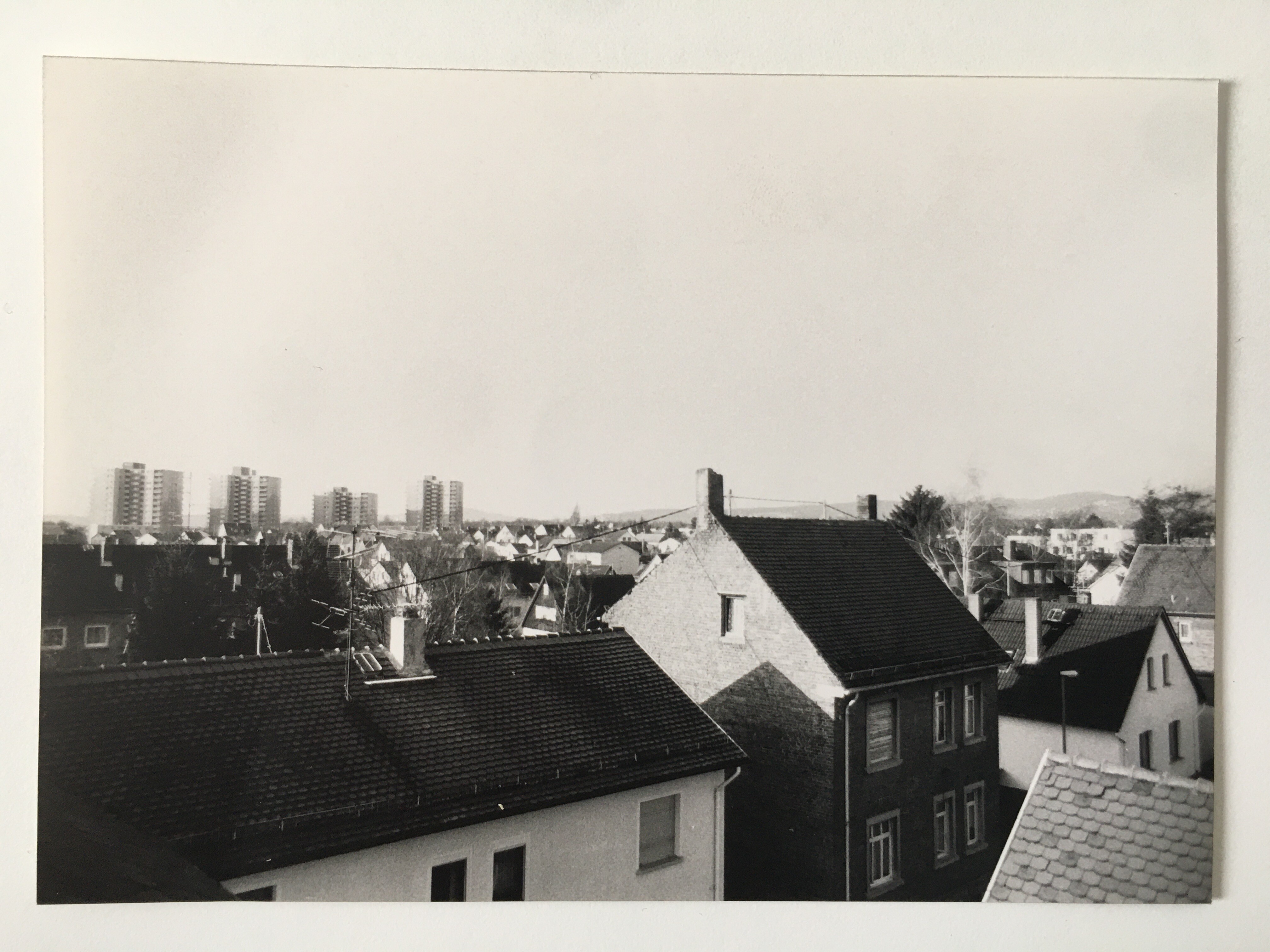 Blick vom Steinbacher Rathaus in alle Richtungen, ca. 1980 (Taunus-Rhein-Main - Regionalgeschichtliche Sammlung Dr. Stefan Naas CC BY-NC-SA)