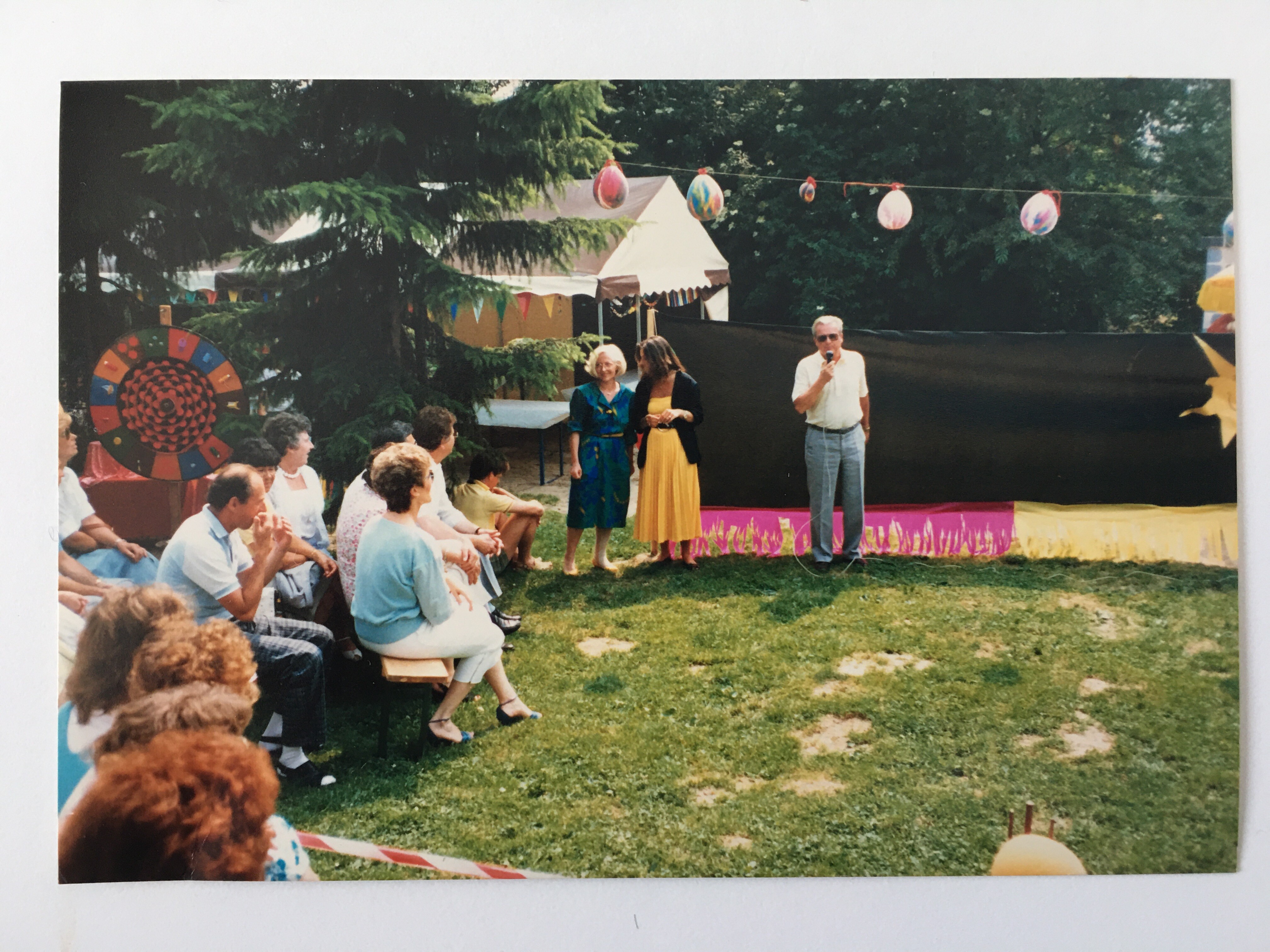 Kindergartenfest im städtischen Kindergarten, 1986 (Taunus-Rhein-Main - Regionalgeschichtliche Sammlung Dr. Stefan Naas CC BY-NC-SA)