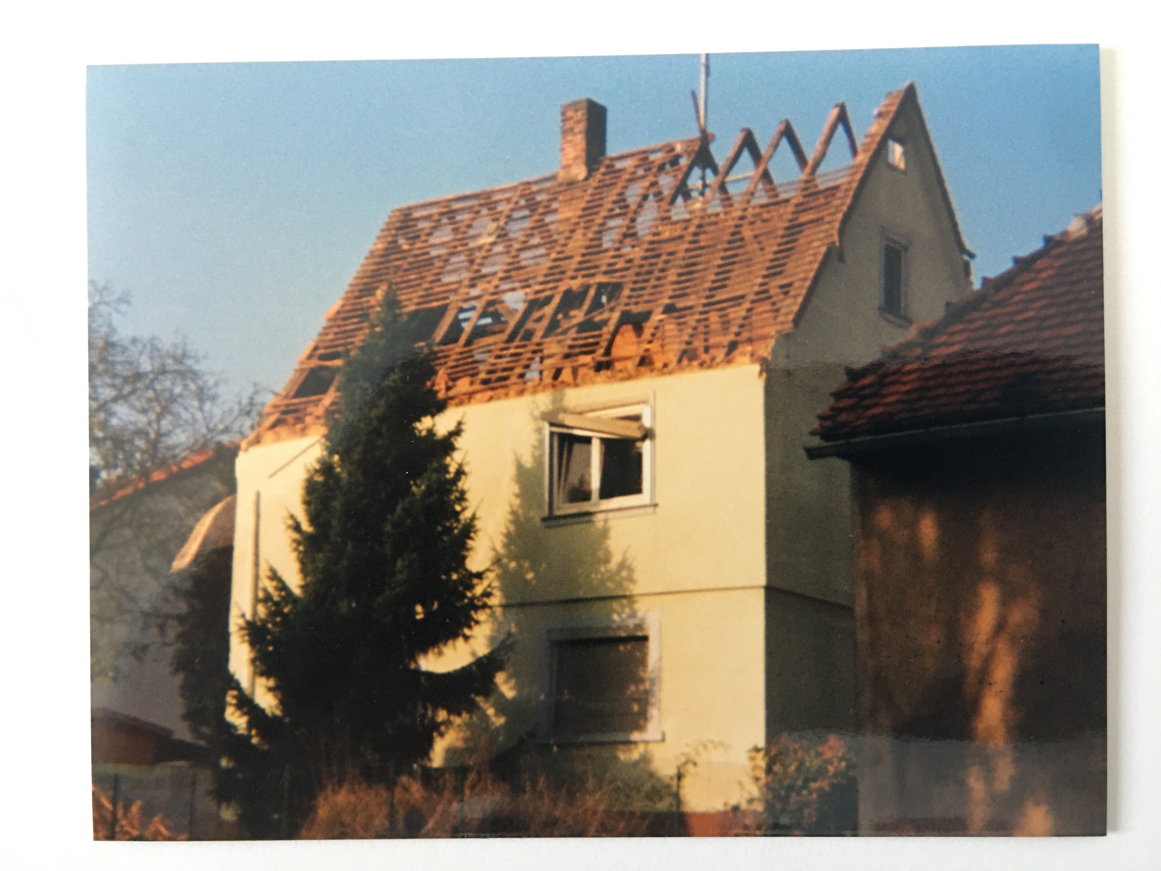 Abriss Kirchgasse 15 Steinbach, ca. 1996 (Taunus-Rhein-Main - Regionalgeschichtliche Sammlung Dr. Stefan Naas CC BY-NC-SA)