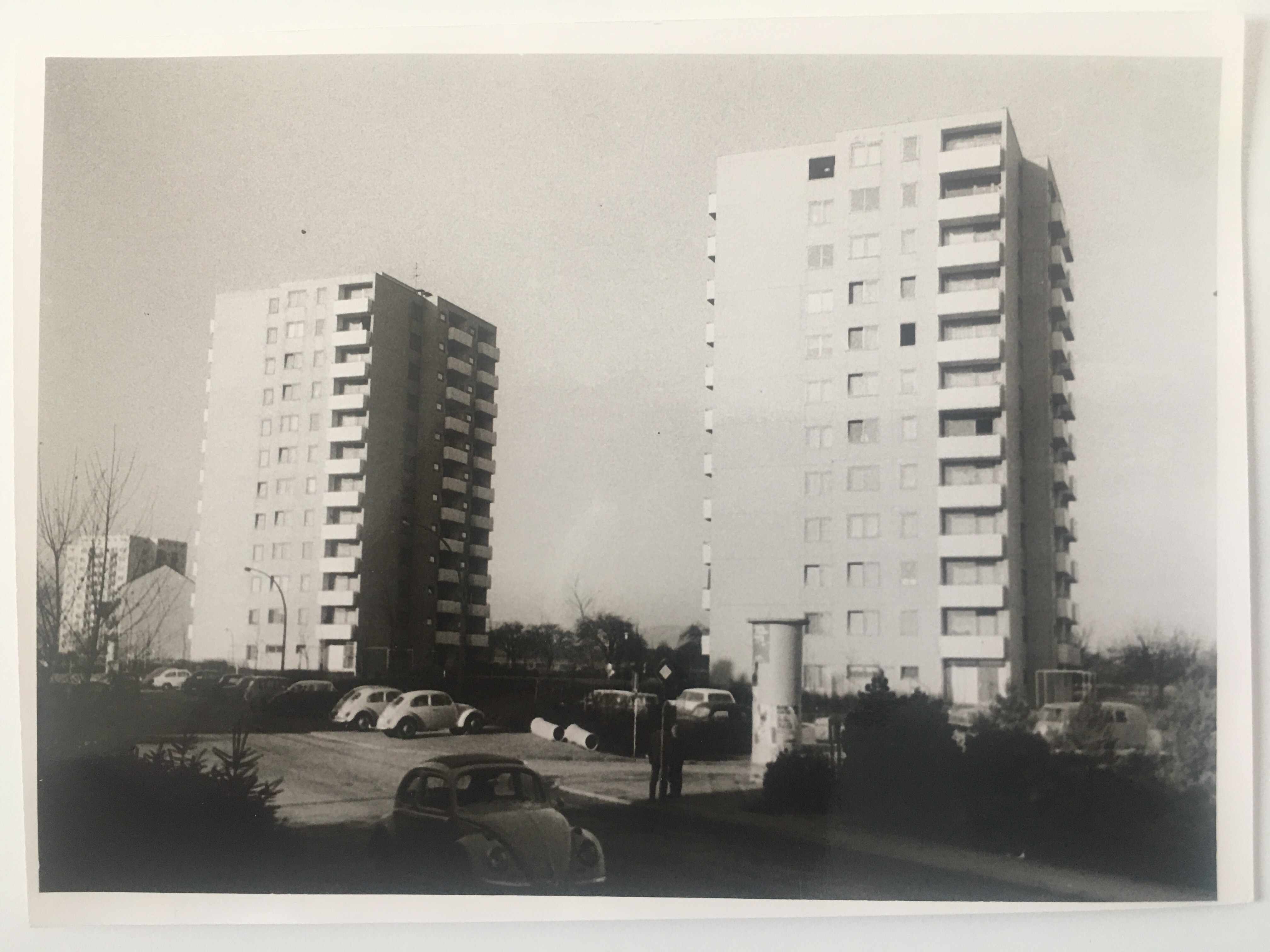Berliner Straße, Steinbach, ca. 1973 (Taunus-Rhein-Main - Regionalgeschichtliche Sammlung Dr. Stefan Naas CC BY-NC-SA)