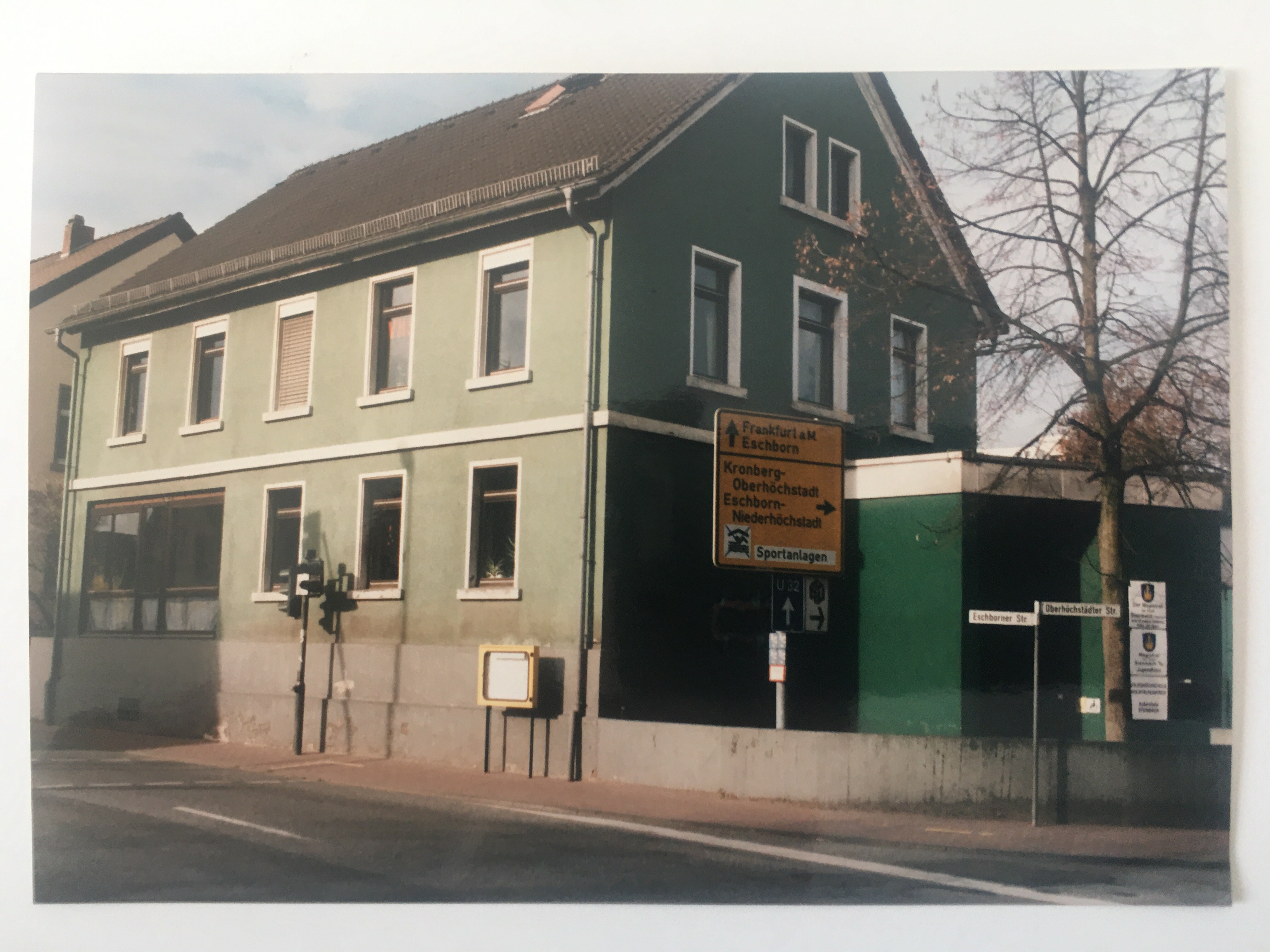 Jugendhaus Steinbach, März 1998 (Taunus-Rhein-Main - Regionalgeschichtliche Sammlung Dr. Stefan Naas CC BY-NC-SA)