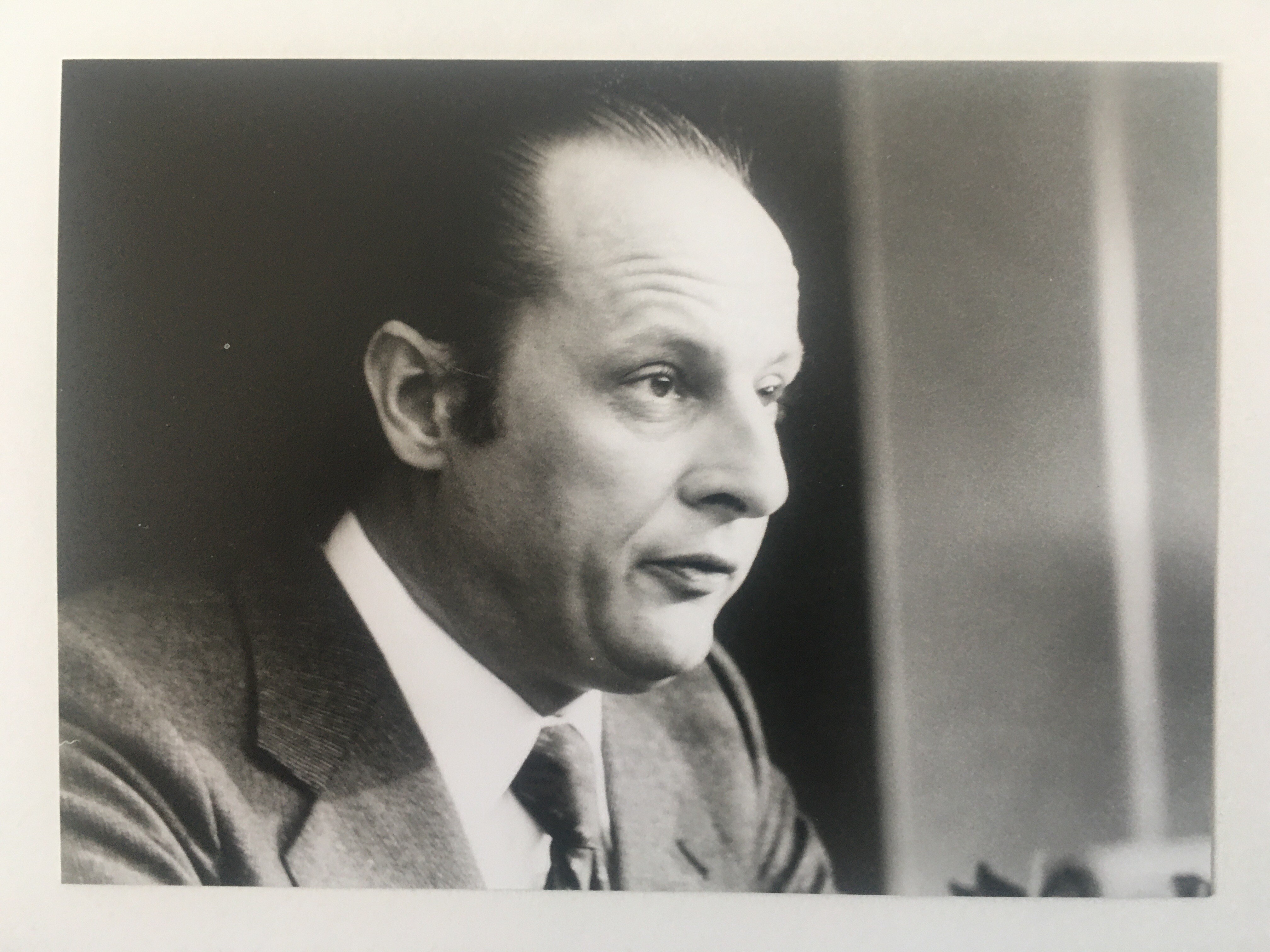 Der FDP-Kommunalpolitiker Dr. Jochen Schwalbe, ca. 1972 (Taunus-Rhein-Main - Regionalgeschichtliche Sammlung Dr. Stefan Naas CC BY-NC-SA)