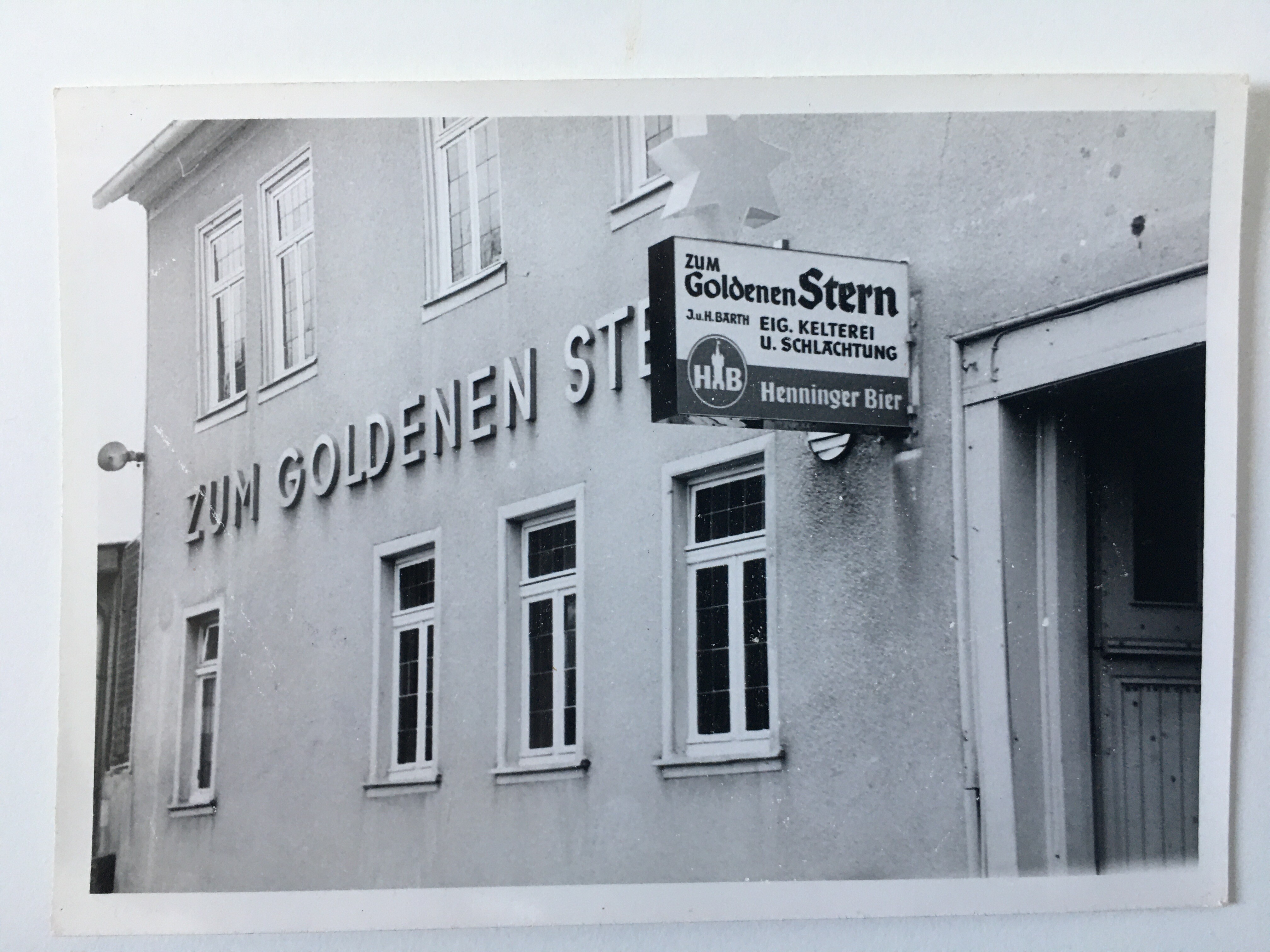 Gasthaus zum Goldenen Stern, ca. 1970 (Taunus-Rhein-Main - Regionalgeschichtliche Sammlung Dr. Stefan Naas CC BY-NC-SA)