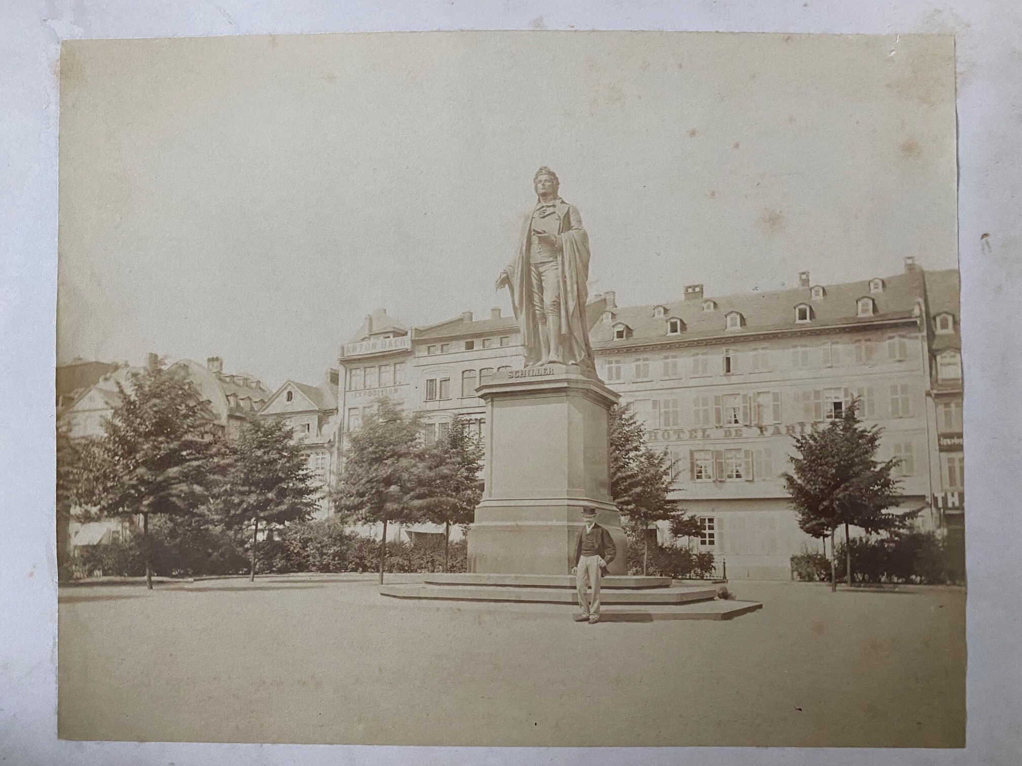 Theodor Creifelds, Frankfurt Schiller-Denkmal, ca. 1870 (Taunus-Rhein-Main - Regionalgeschichtliche Sammlung Dr. Stefan Naas CC BY-NC-SA)