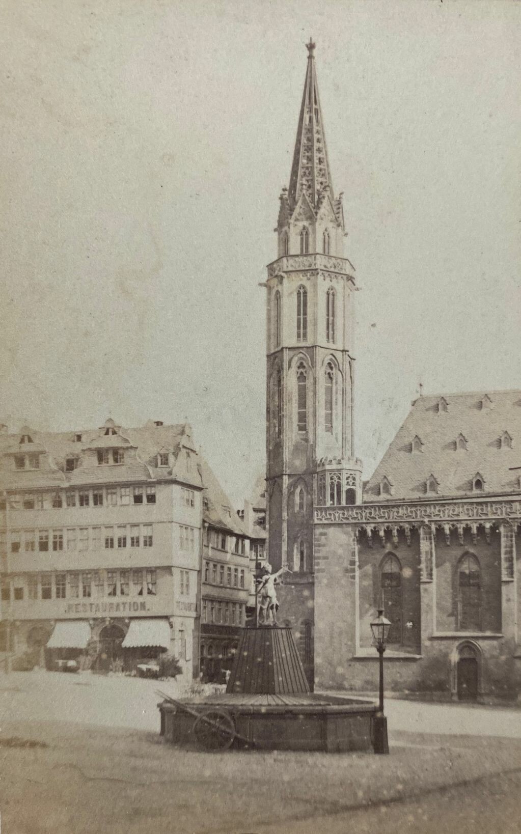 Hippolyte Jouvin, Francfort, Place du Roemer, ca. 1865 (Taunus-Rhein-Main - Regionalgeschichtliche Sammlung Dr. Stefan Naas CC BY-NC-SA)